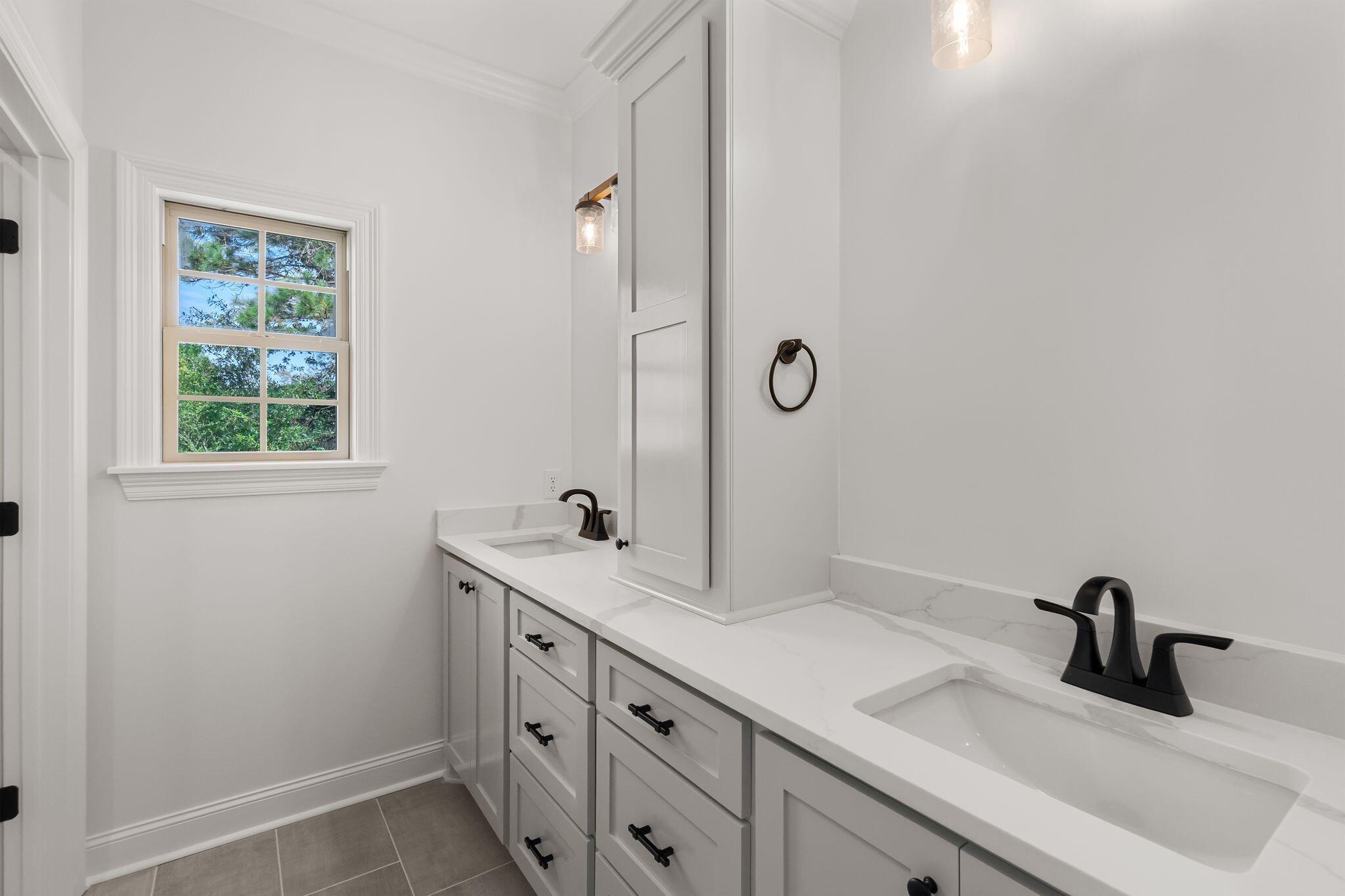 44 Sapphire Dr.