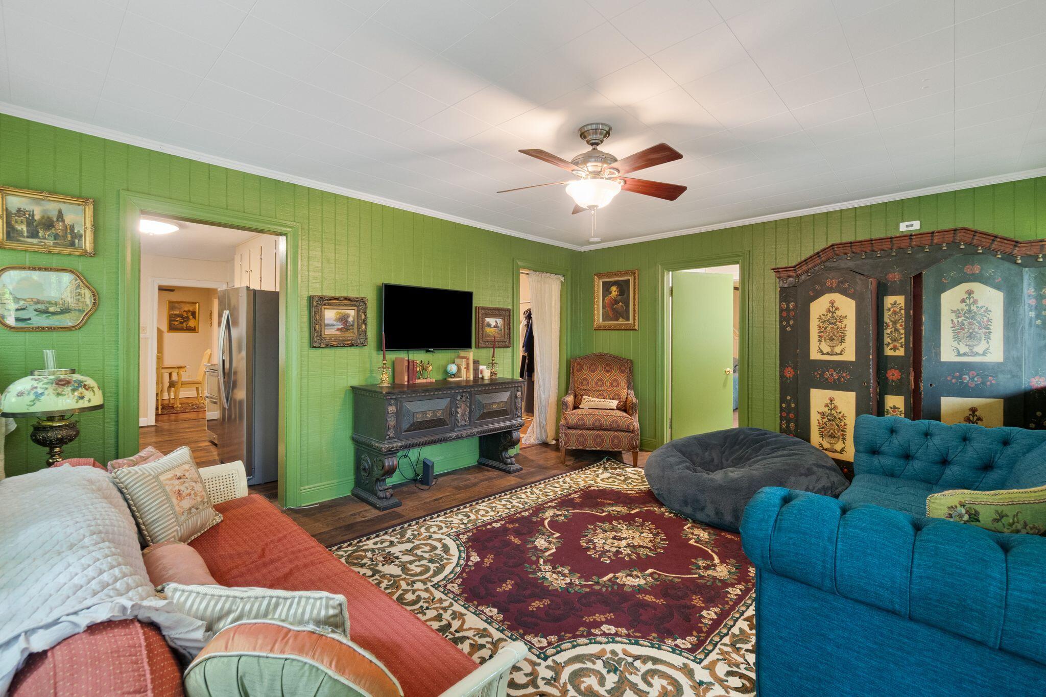 1815 2nd Terrace