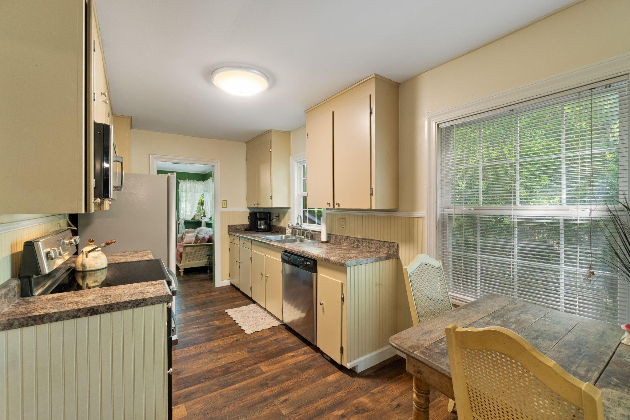 1815 2nd Terrace
