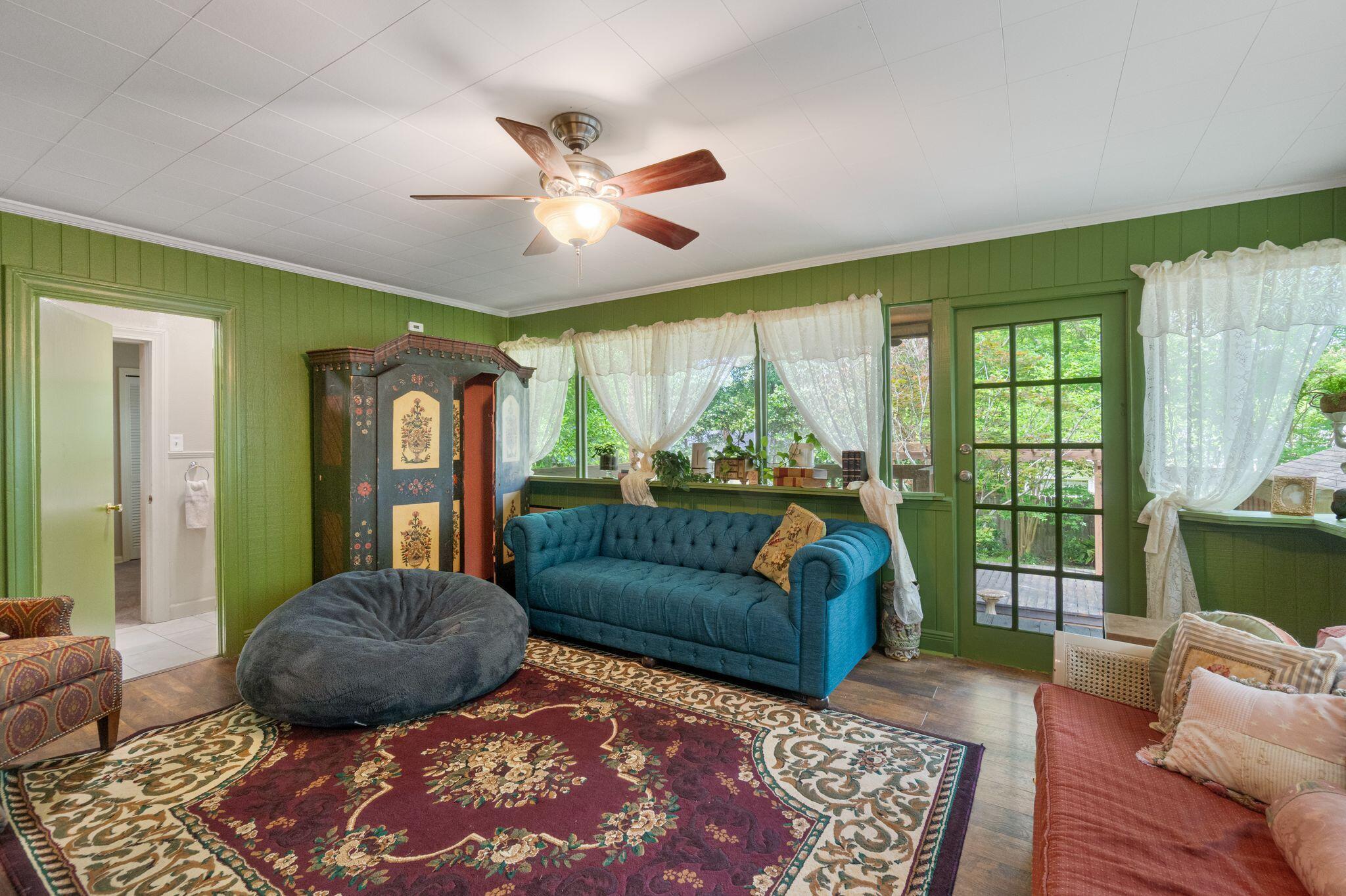 1815 2nd Terrace