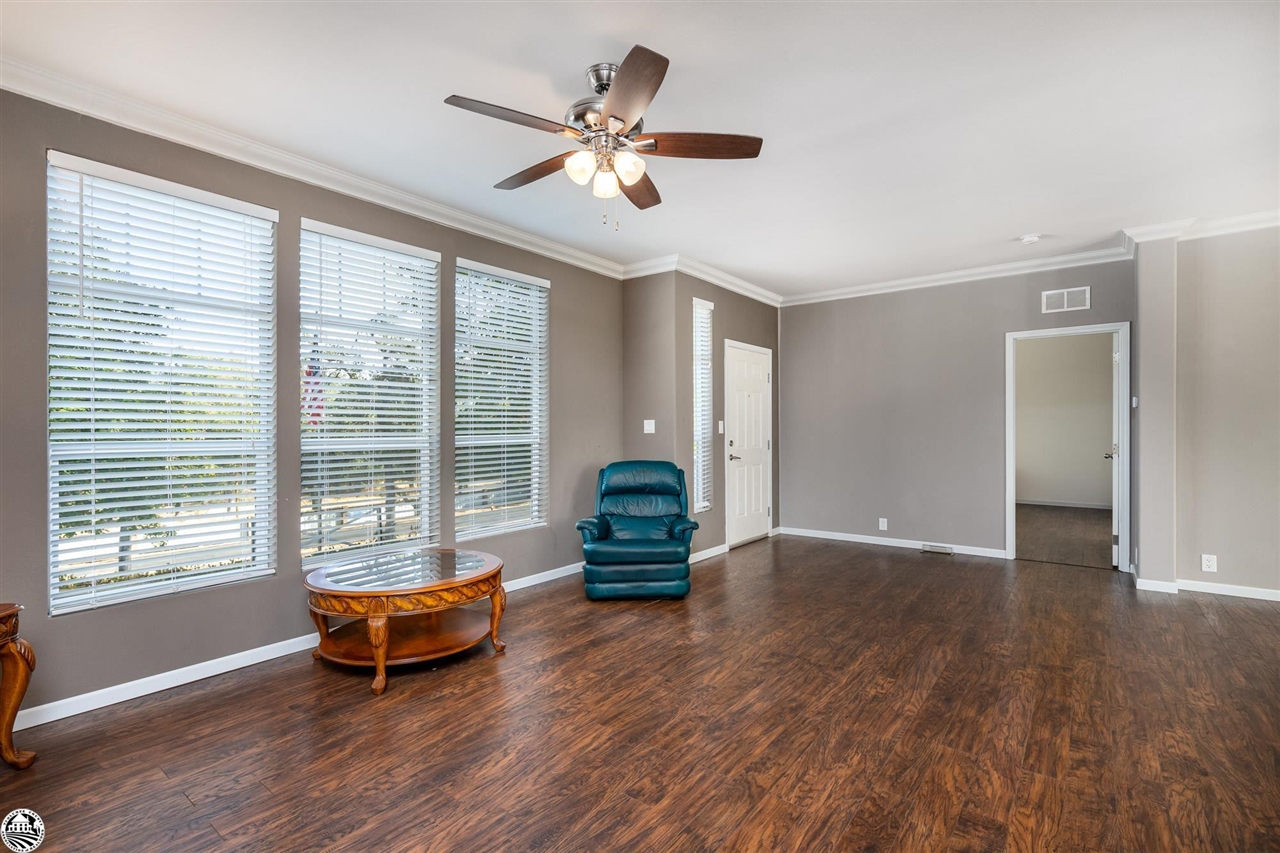 22622 Whispering Pines
