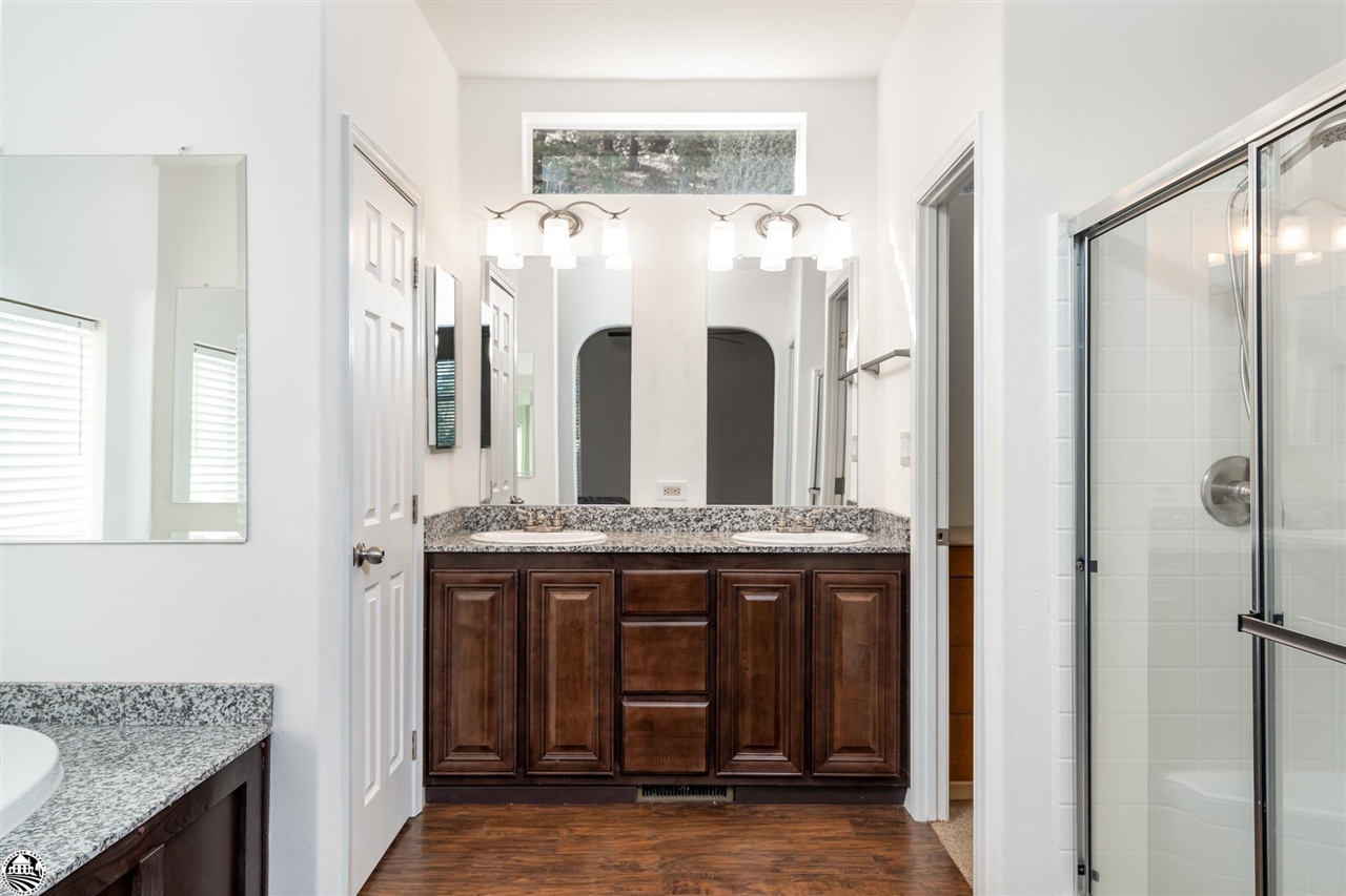 22622 Whispering Pines
