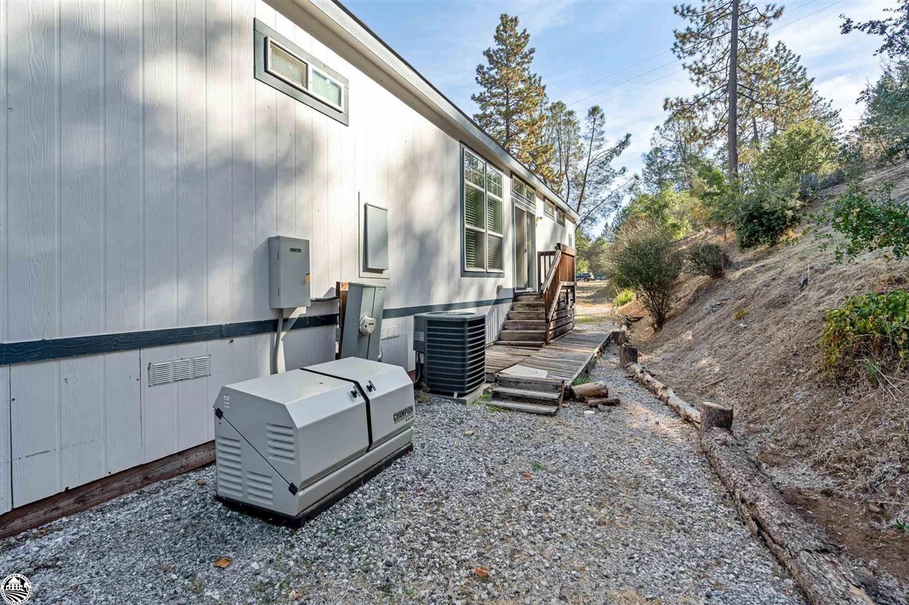 22622 Whispering Pines