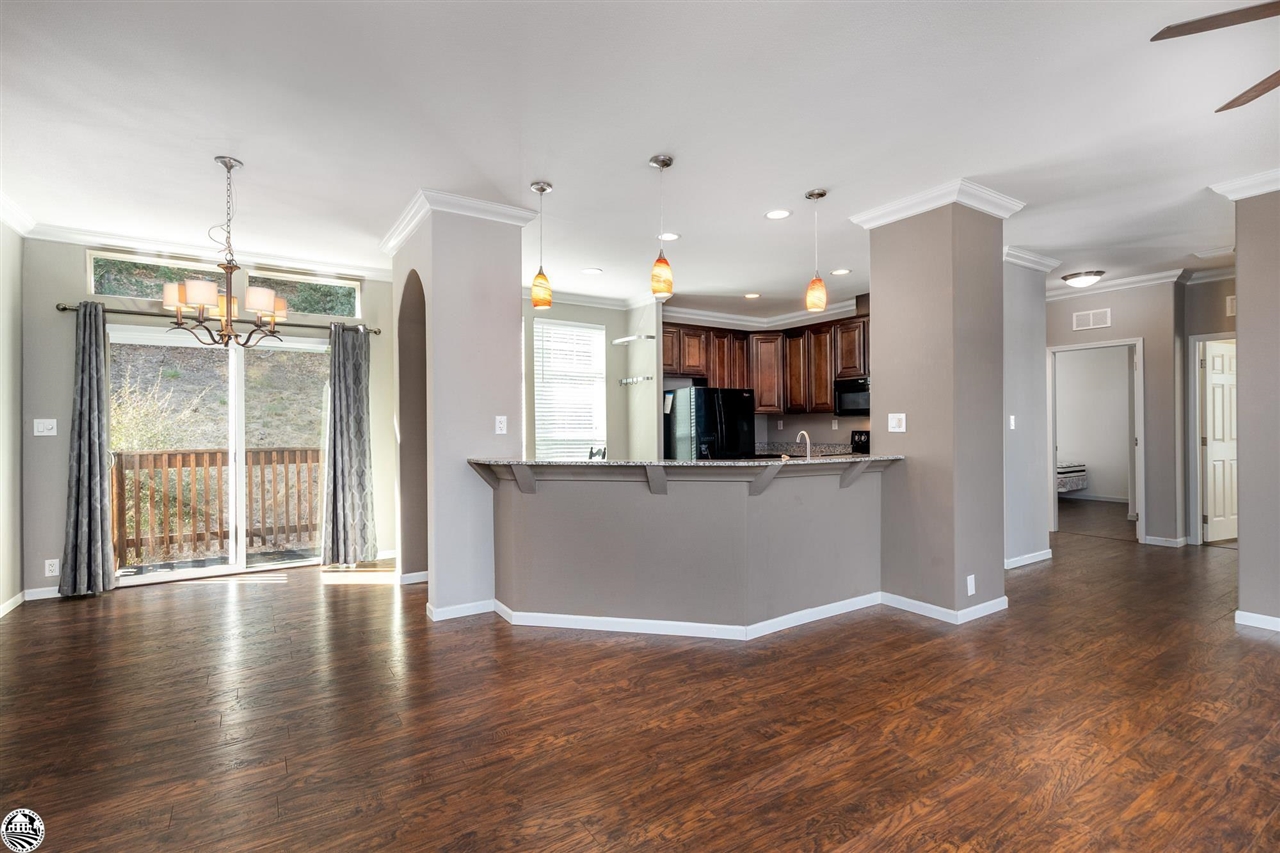 22622 Whispering Pines