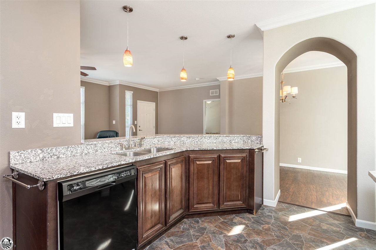 22622 Whispering Pines