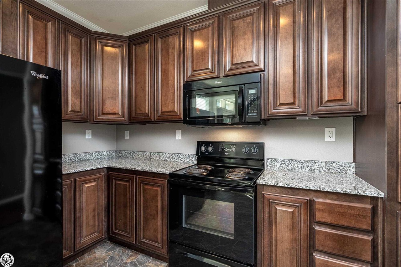22622 Whispering Pines