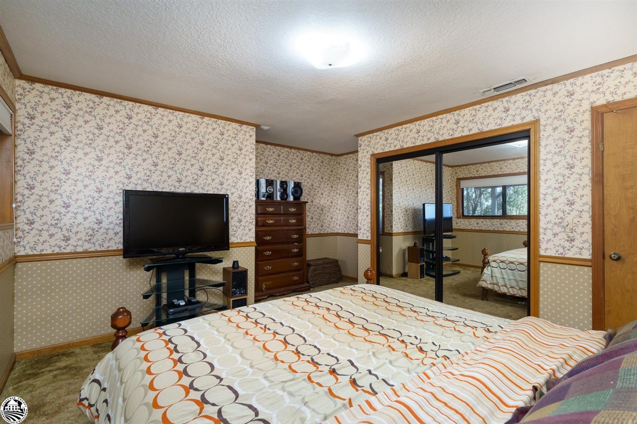 23869 Stable Rd