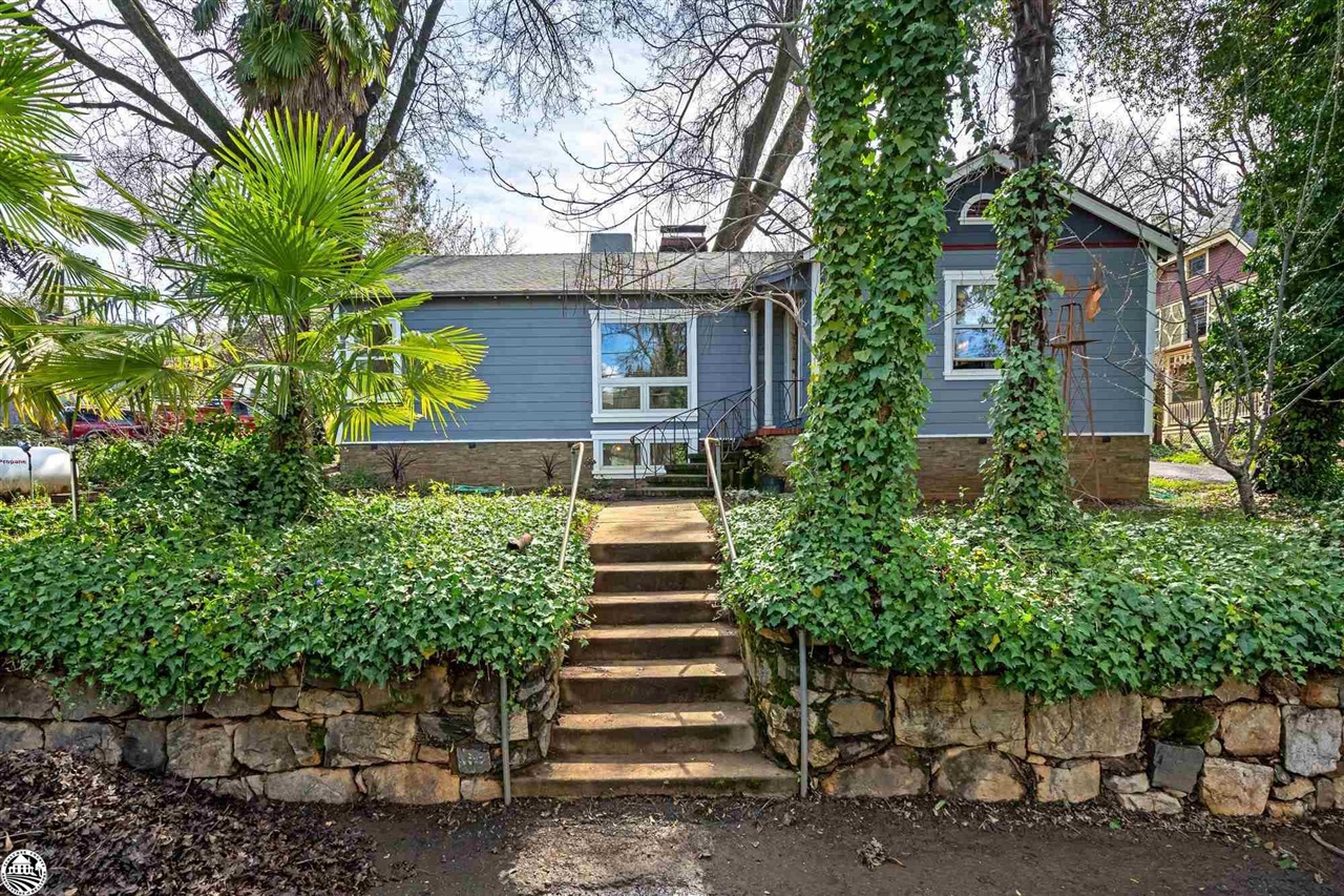 110 Columbia Way