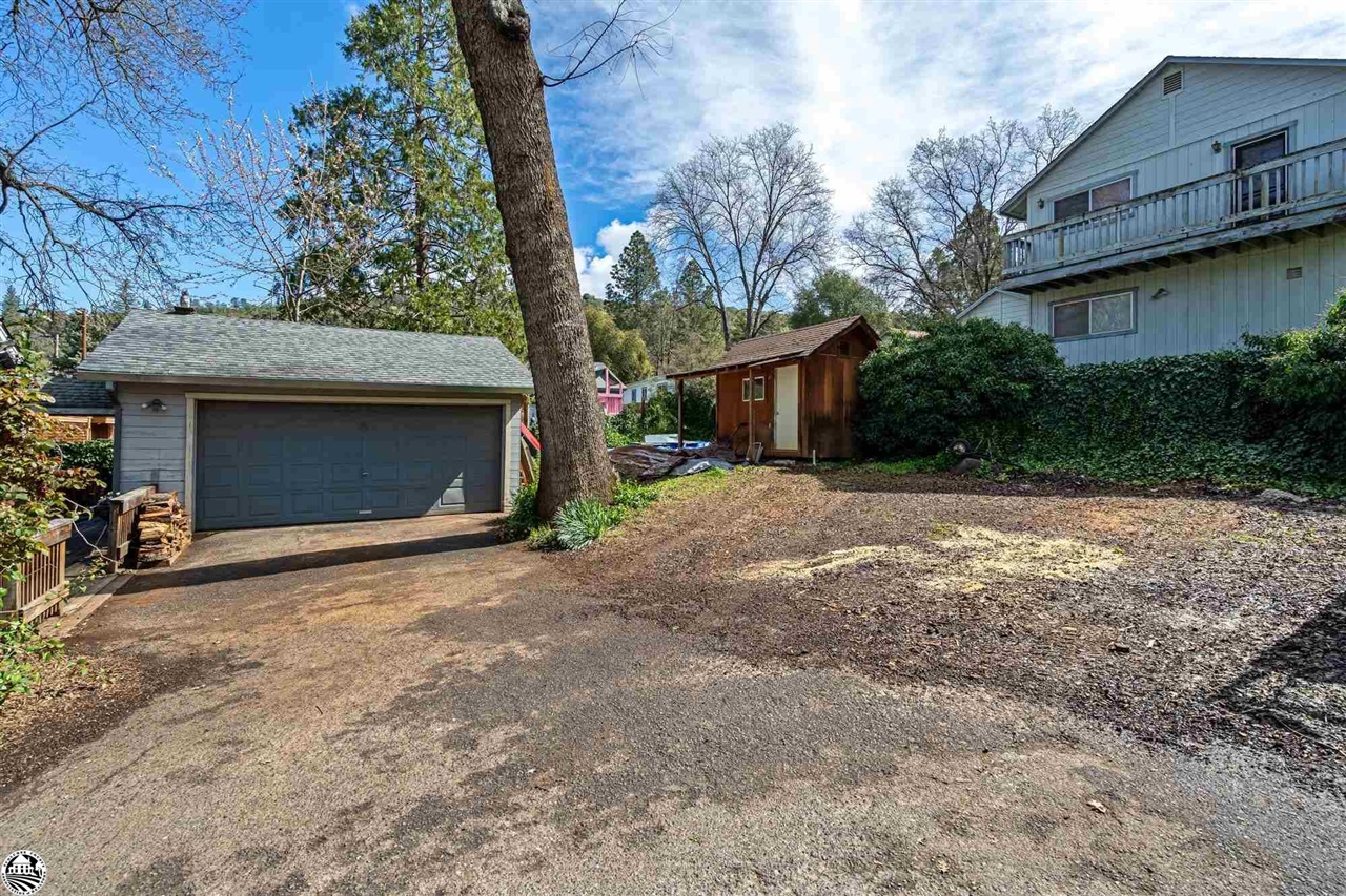 110 Columbia Way