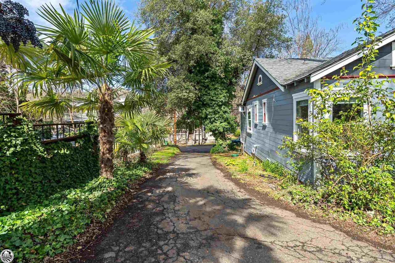 110 Columbia Way