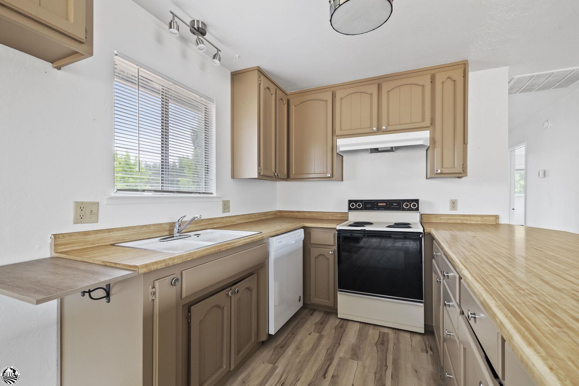 12547 Mount Jefferson St