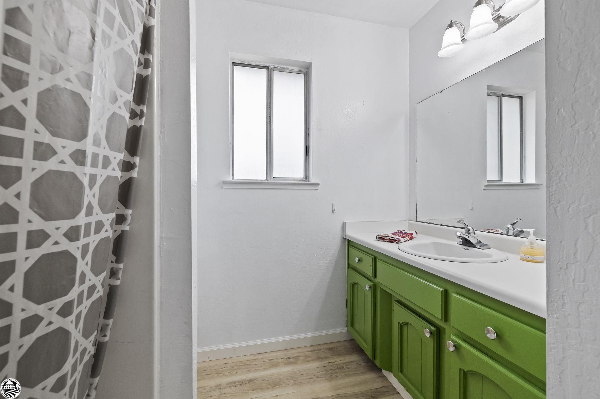 12547 Mount Jefferson St