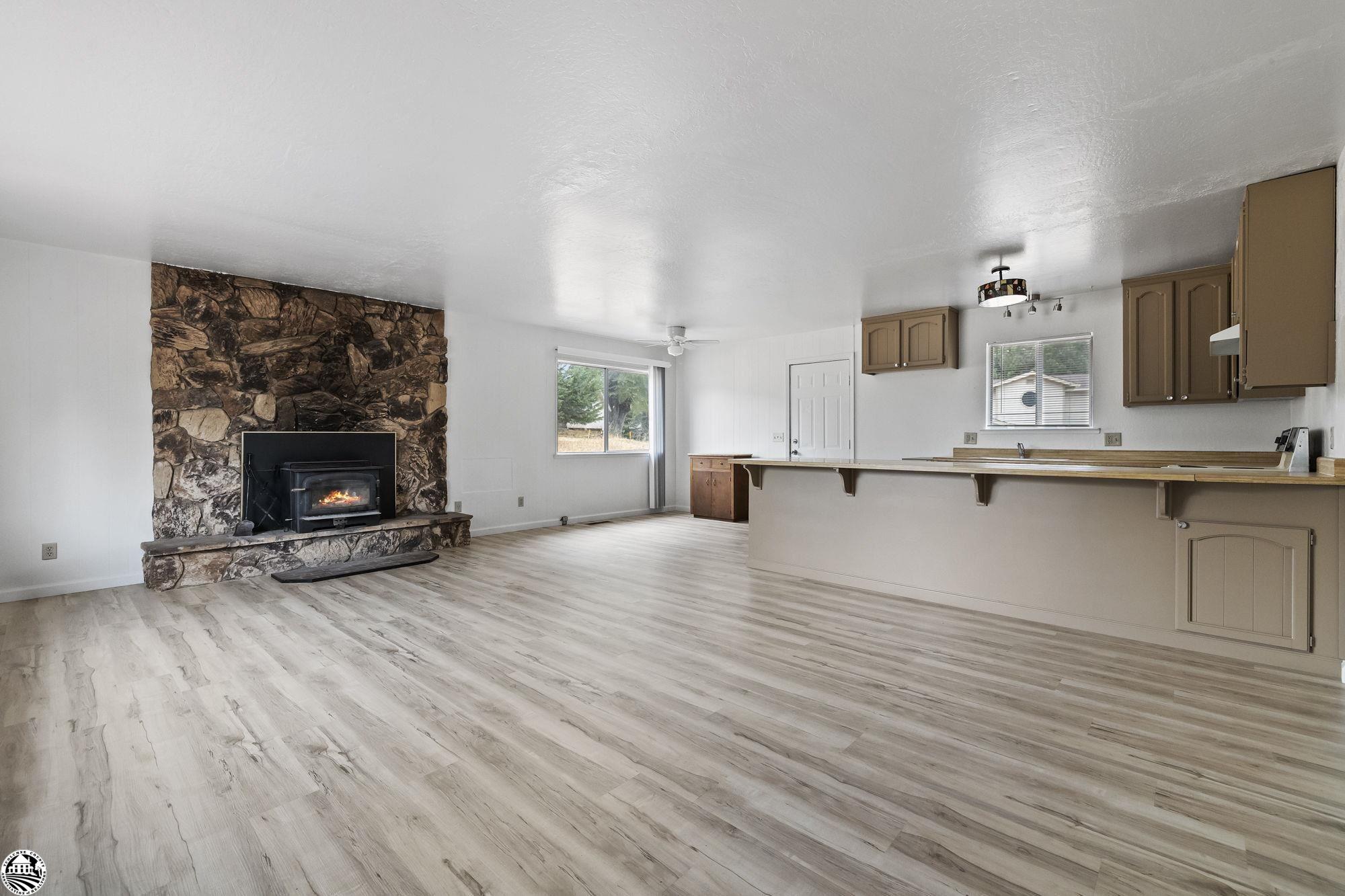 12547 Mount Jefferson St