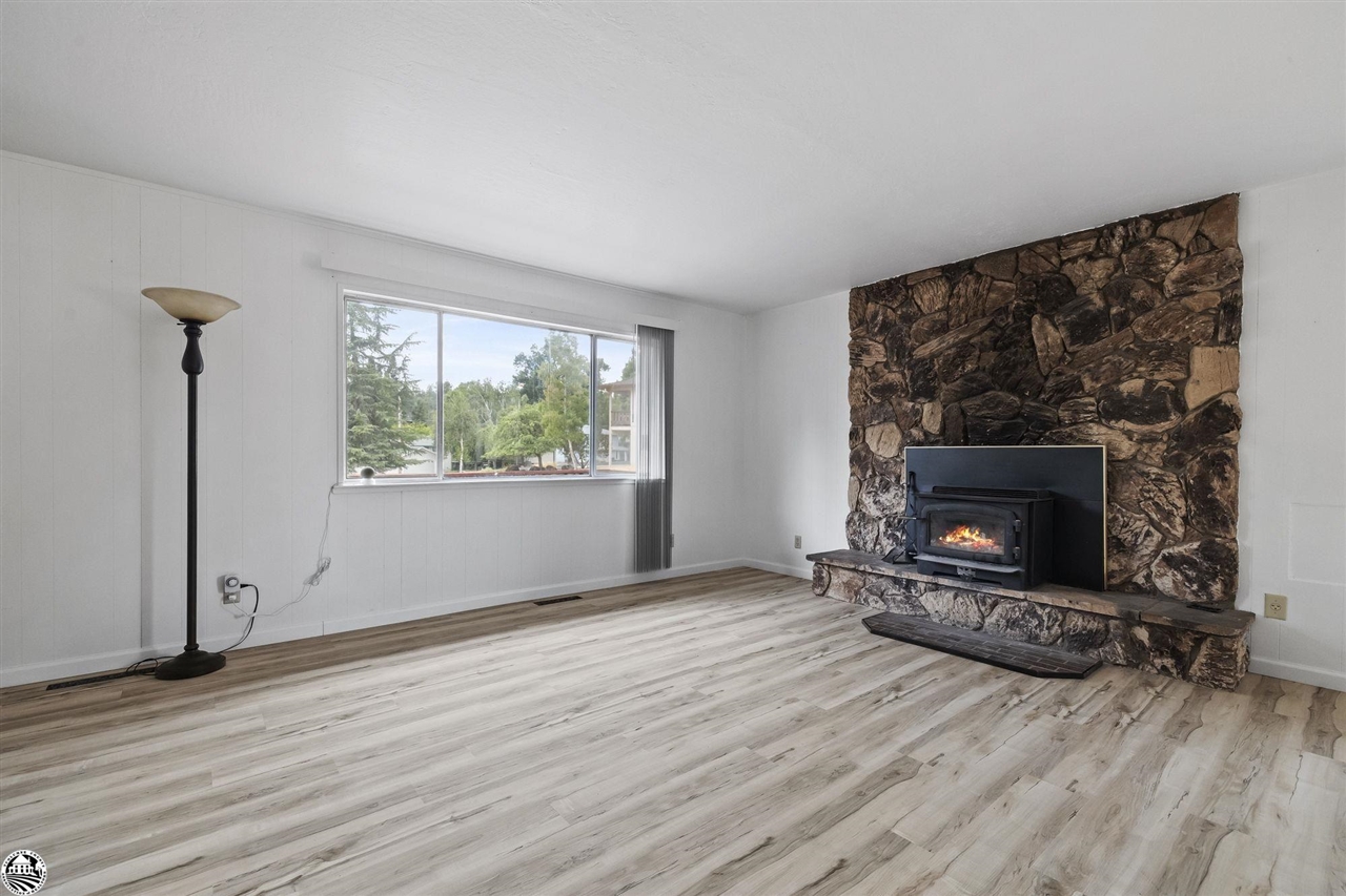 12547 Mount Jefferson St