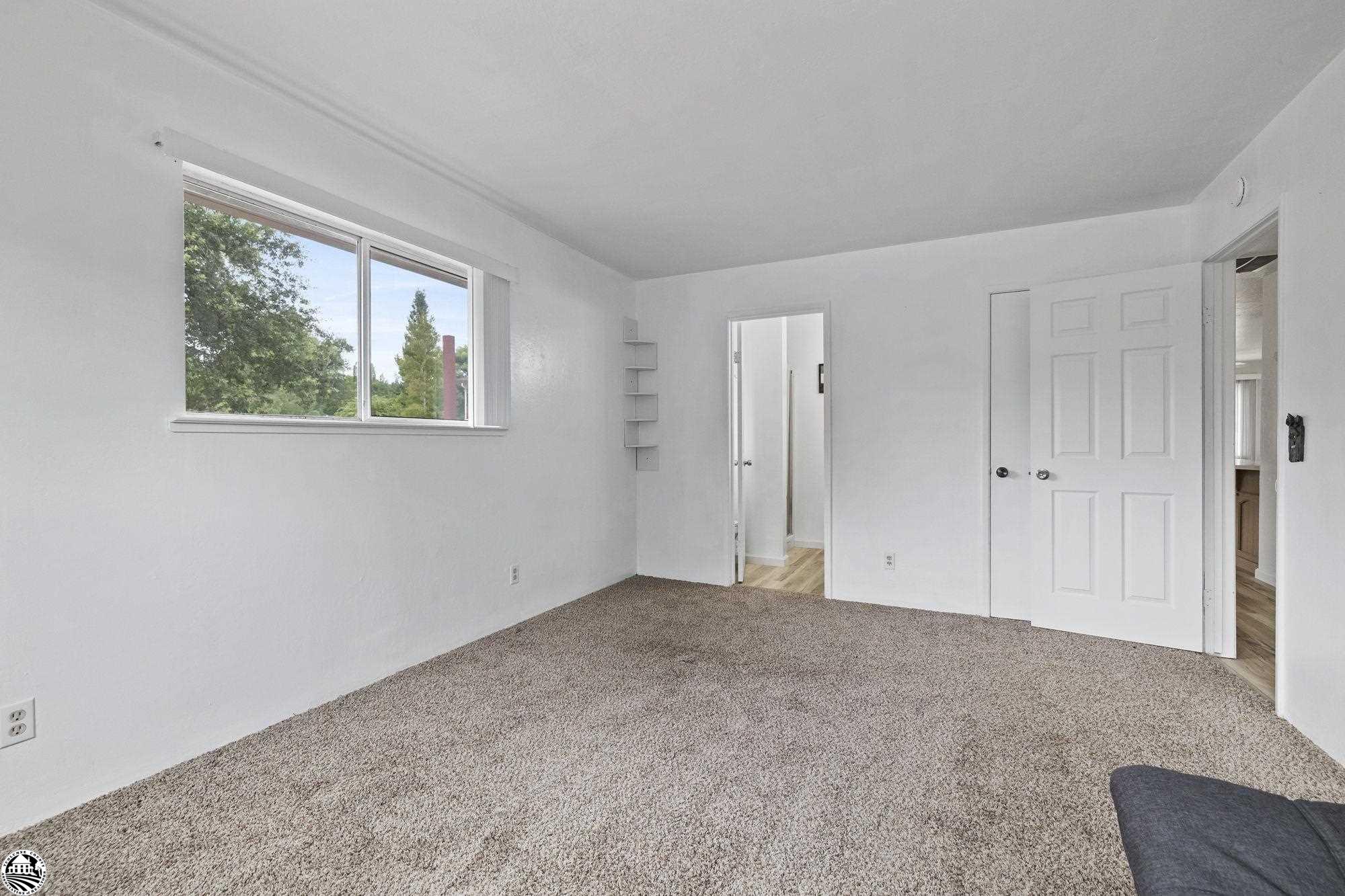 12547 Mount Jefferson St