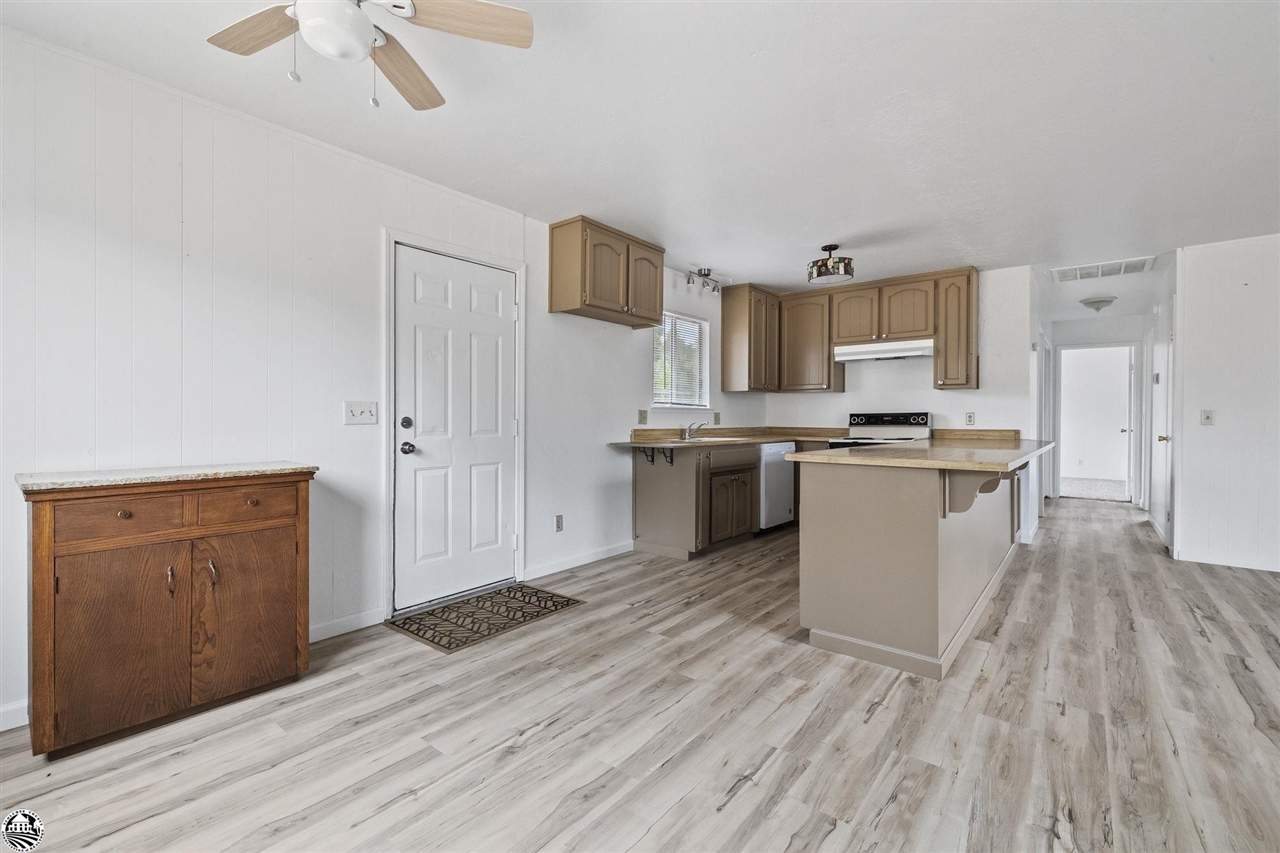 12547 Mount Jefferson St