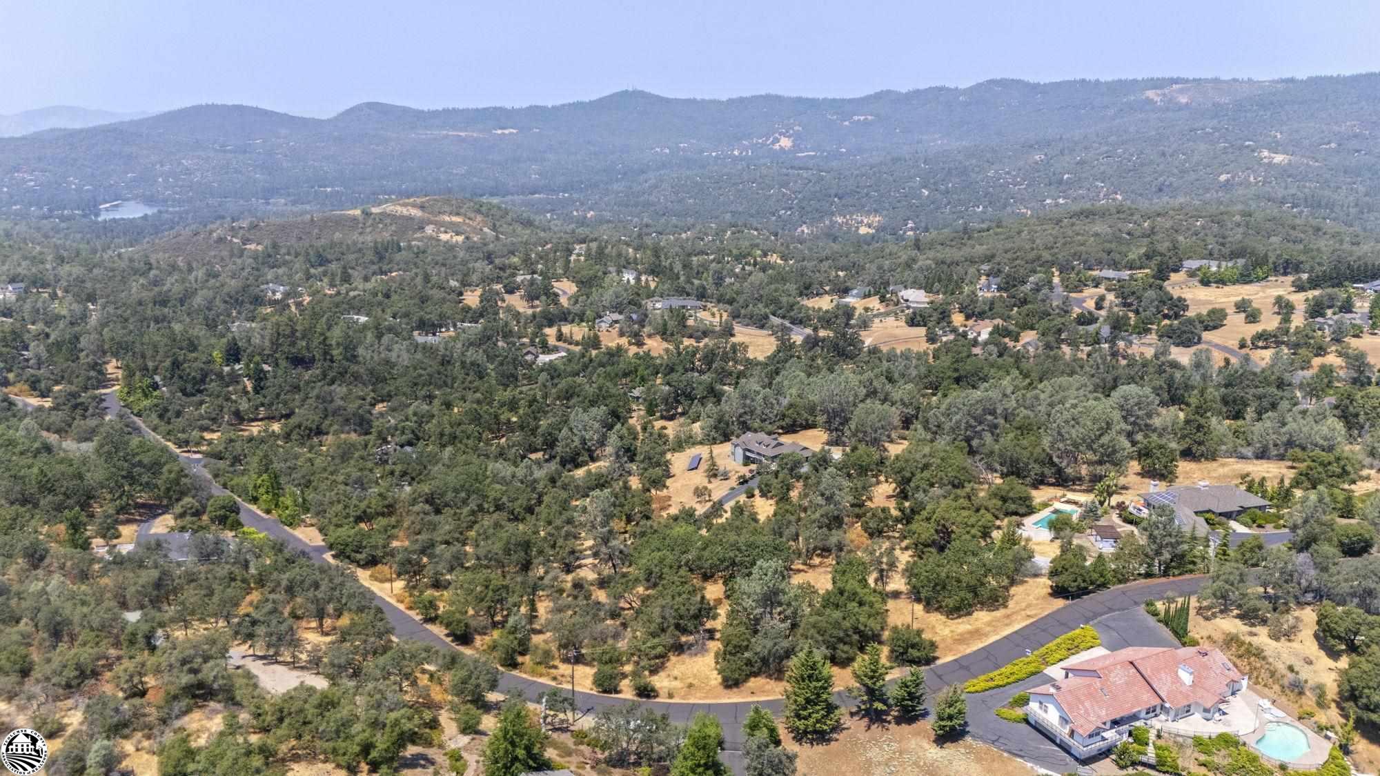 16400 Crestridge Ave