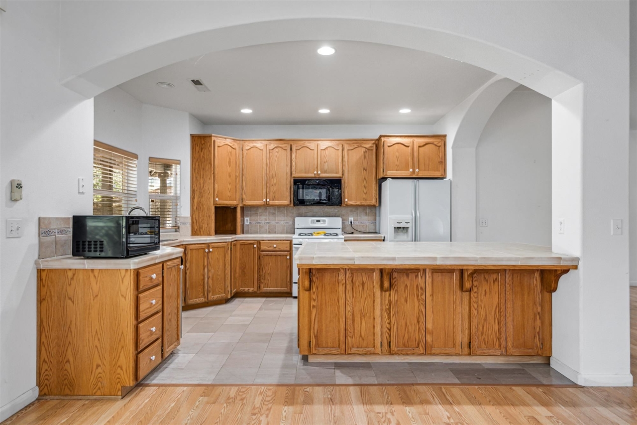 21011 Phoenix Lake Rd