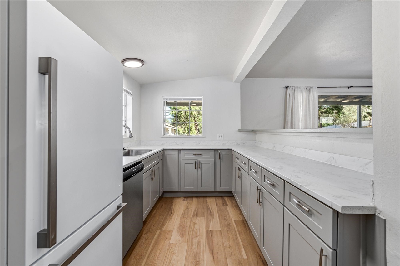 21011 Phoenix Lake Rd