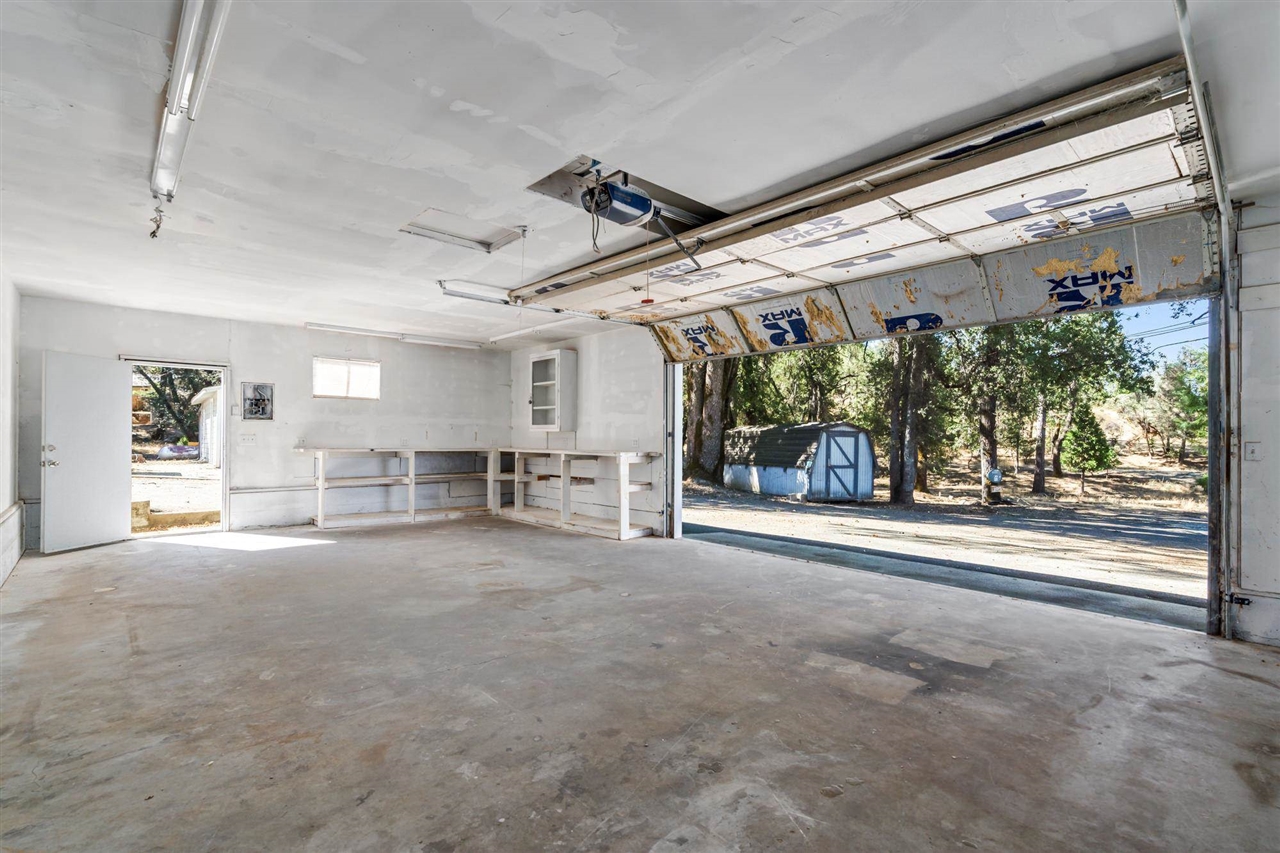 21011 Phoenix Lake Rd