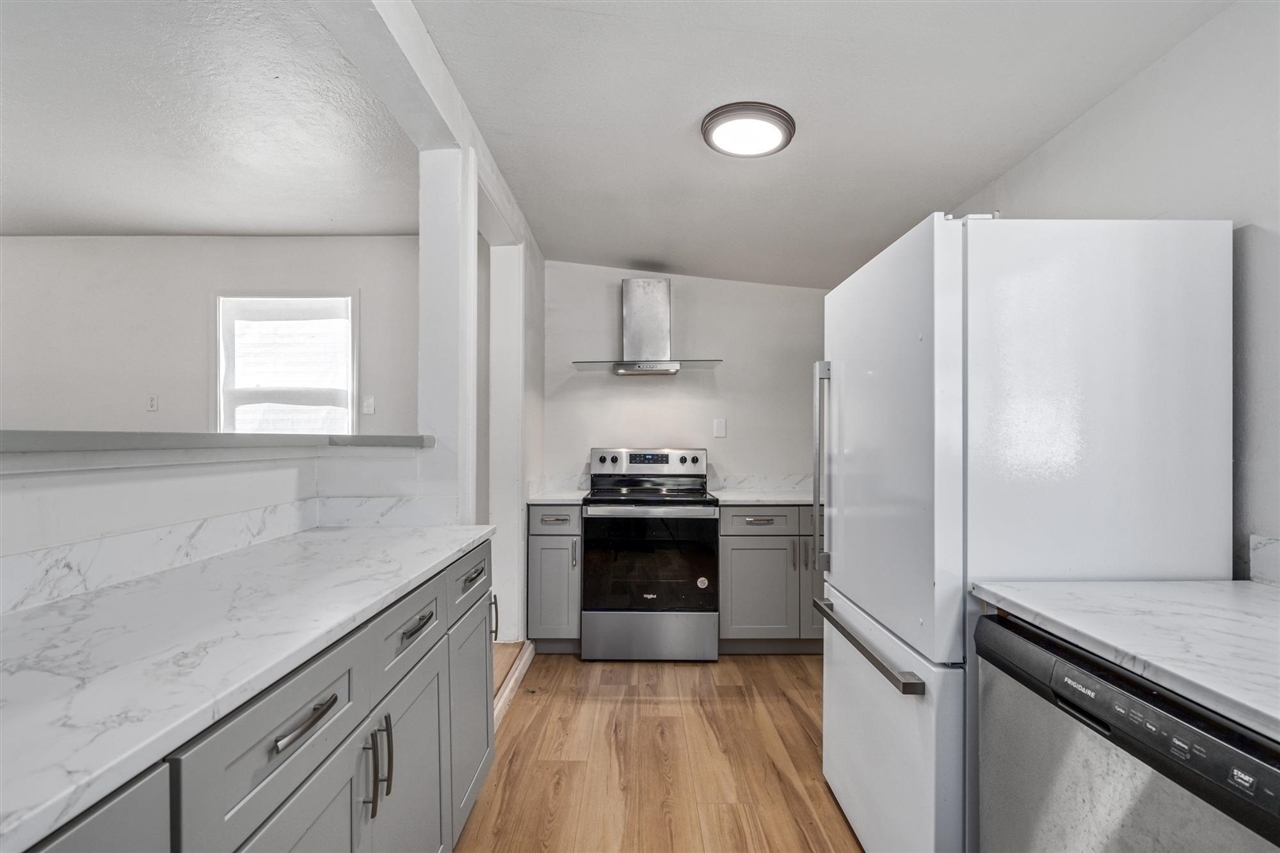 21011 Phoenix Lake Rd