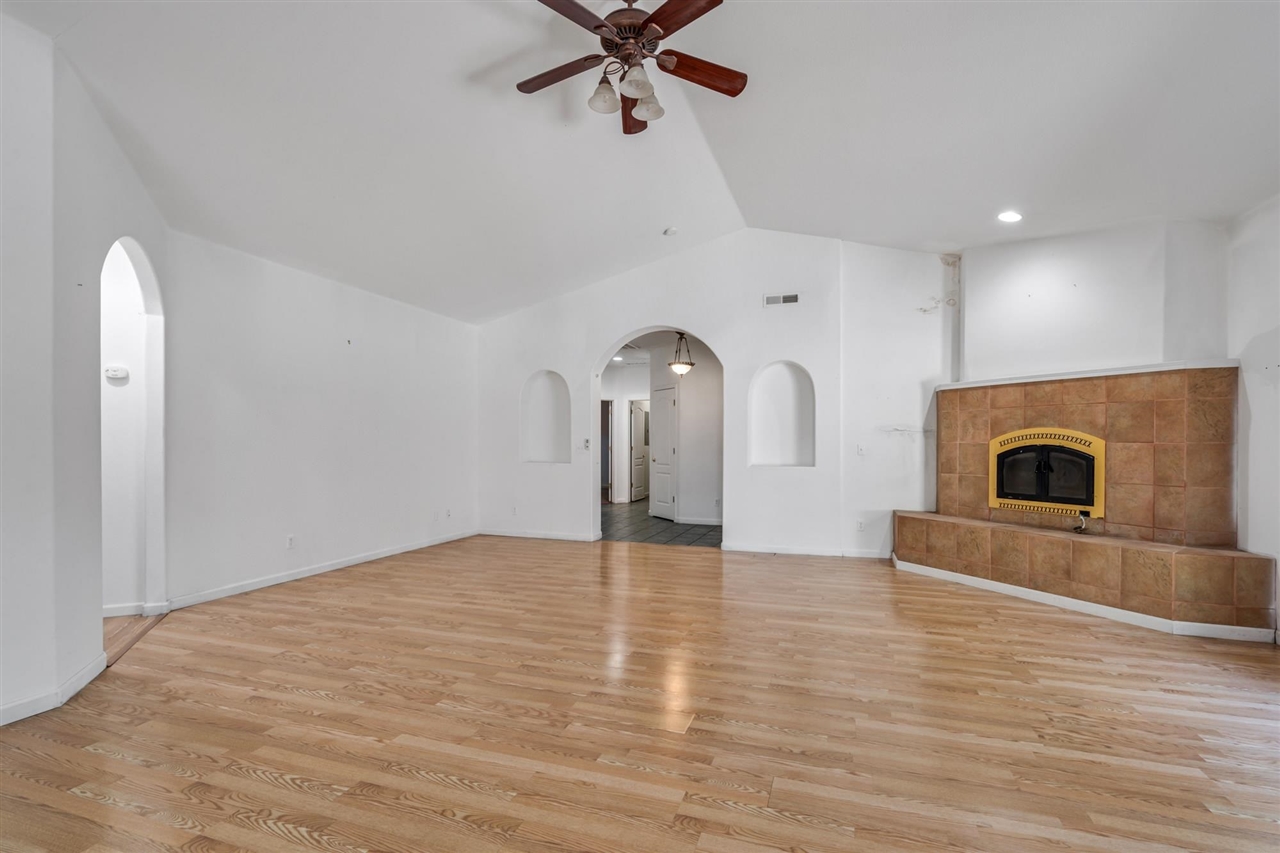 21011 Phoenix Lake Rd