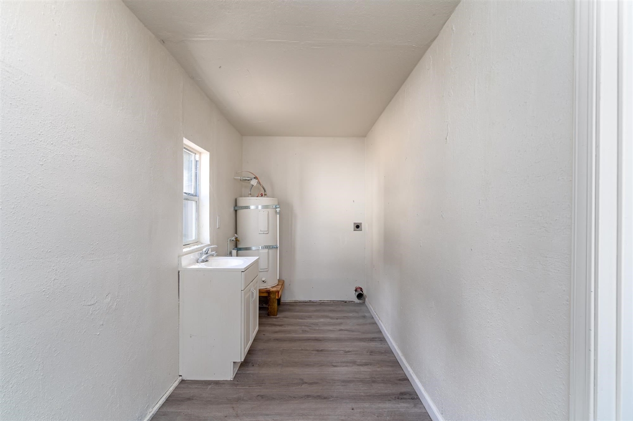 21011 Phoenix Lake Rd