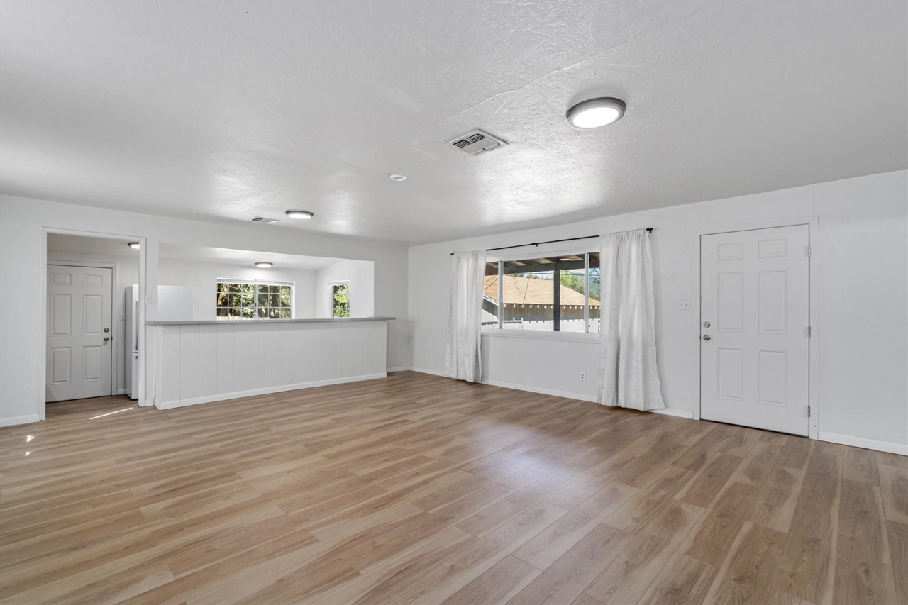 21011 Phoenix Lake Rd