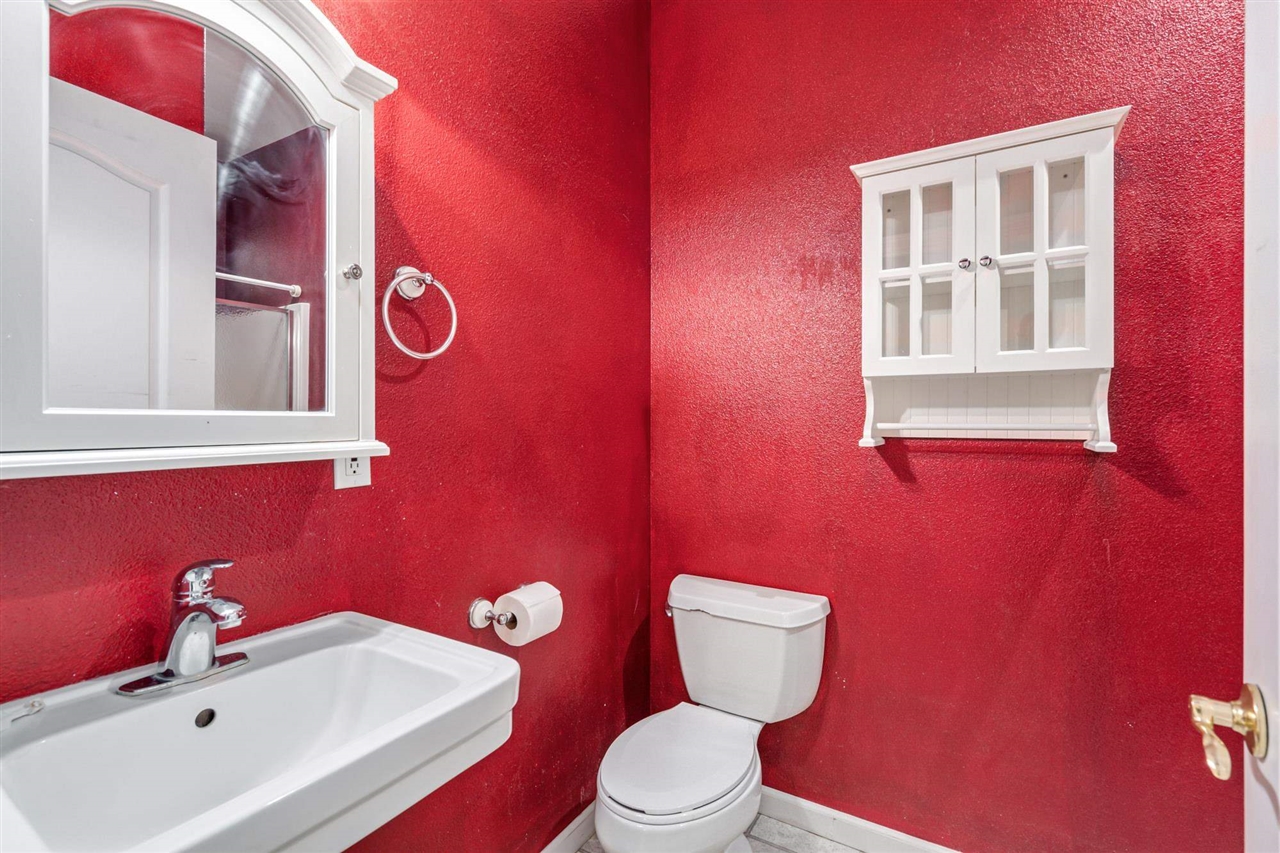 21011 Phoenix Lake RD