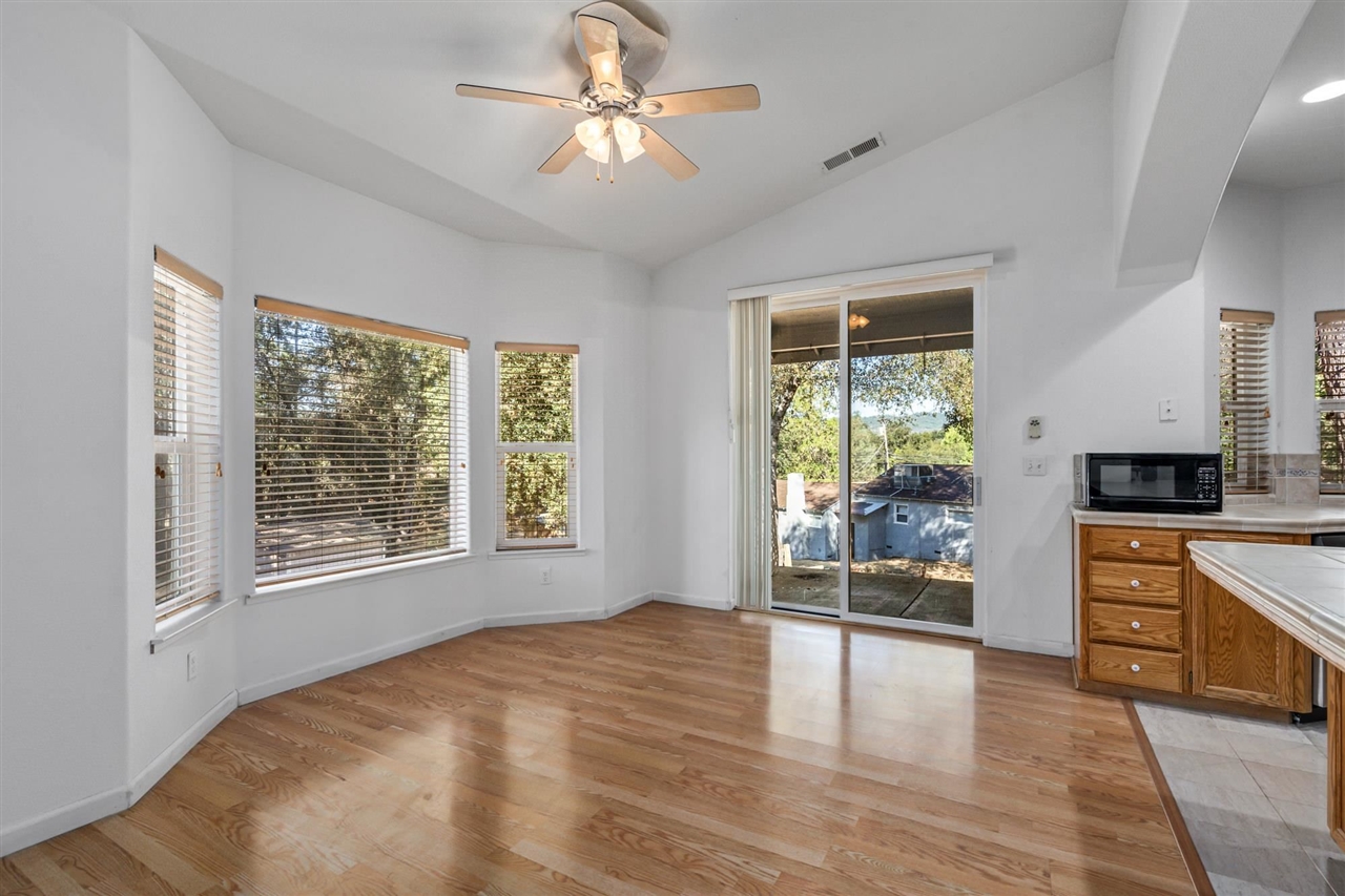 21011 Phoenix Lake RD