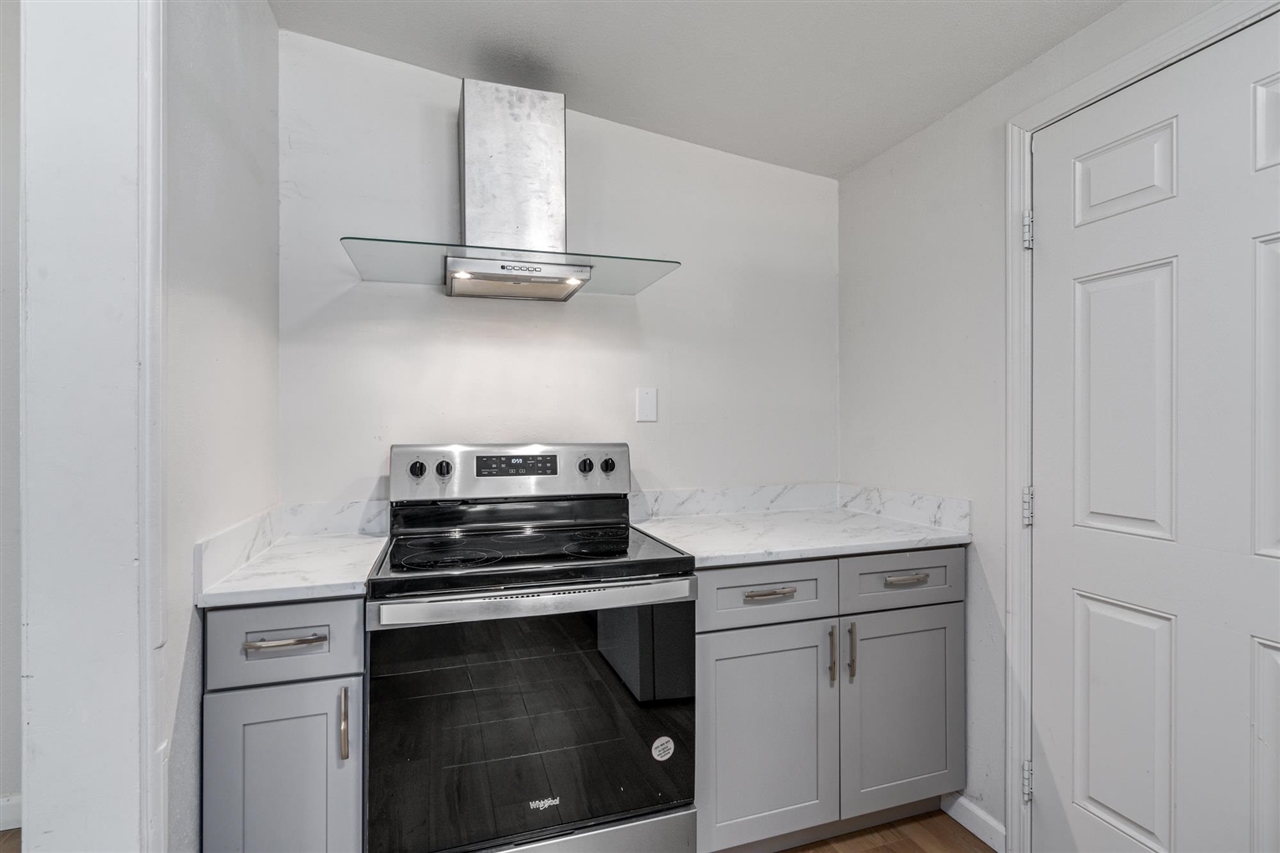 21011 Phoenix Lake RD