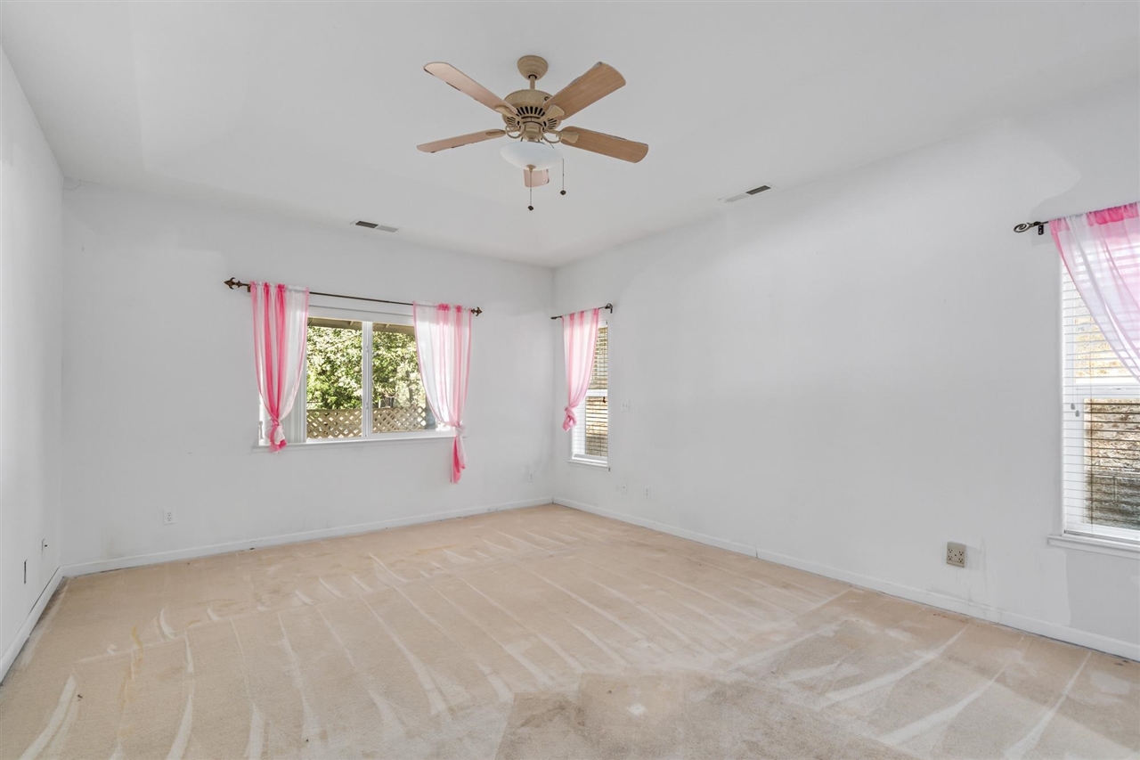 21011 Phoenix Lake RD