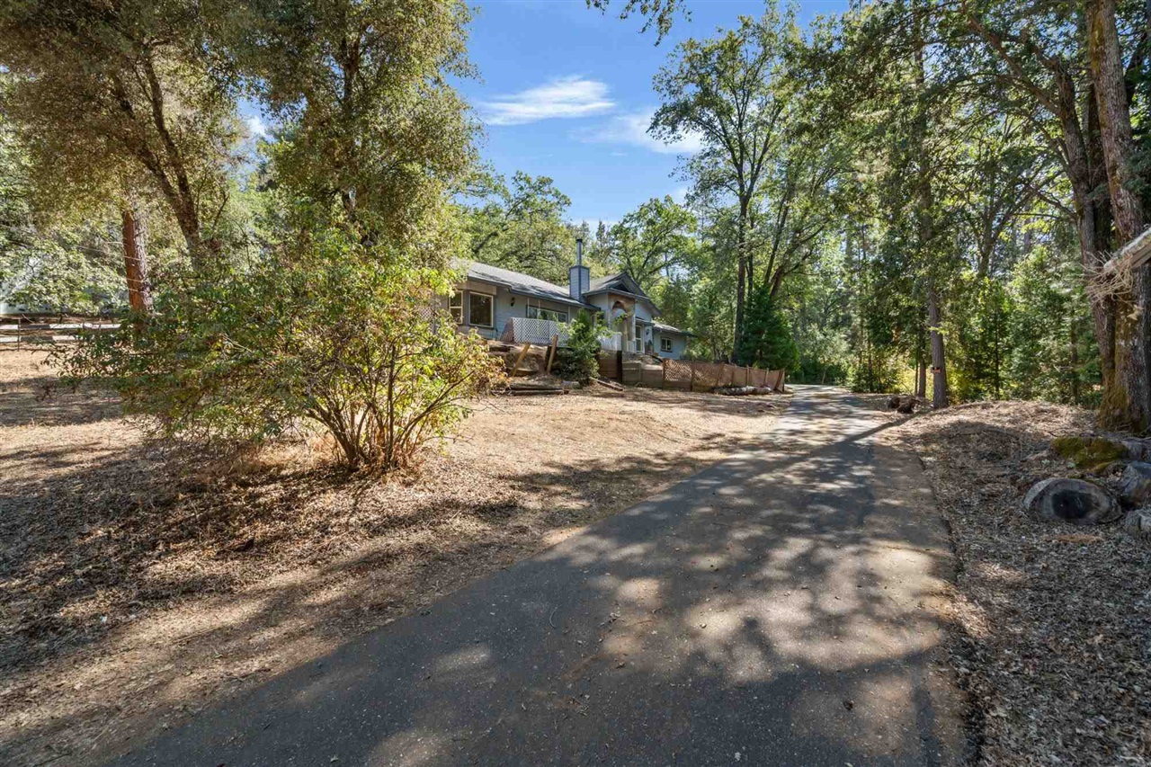 21011 Phoenix Lake RD