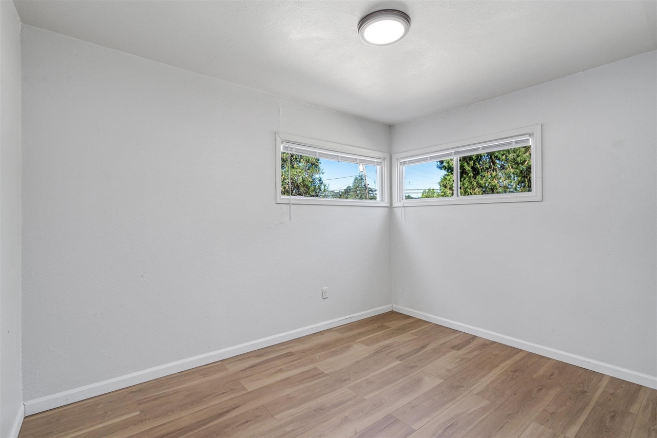 21011 Phoenix Lake RD