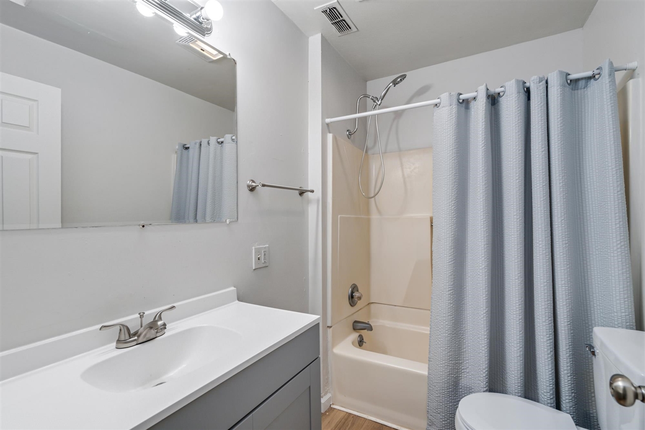 21011 Phoenix Lake RD