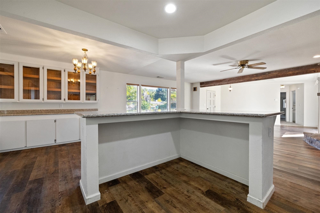 16607 S Creekside Dr