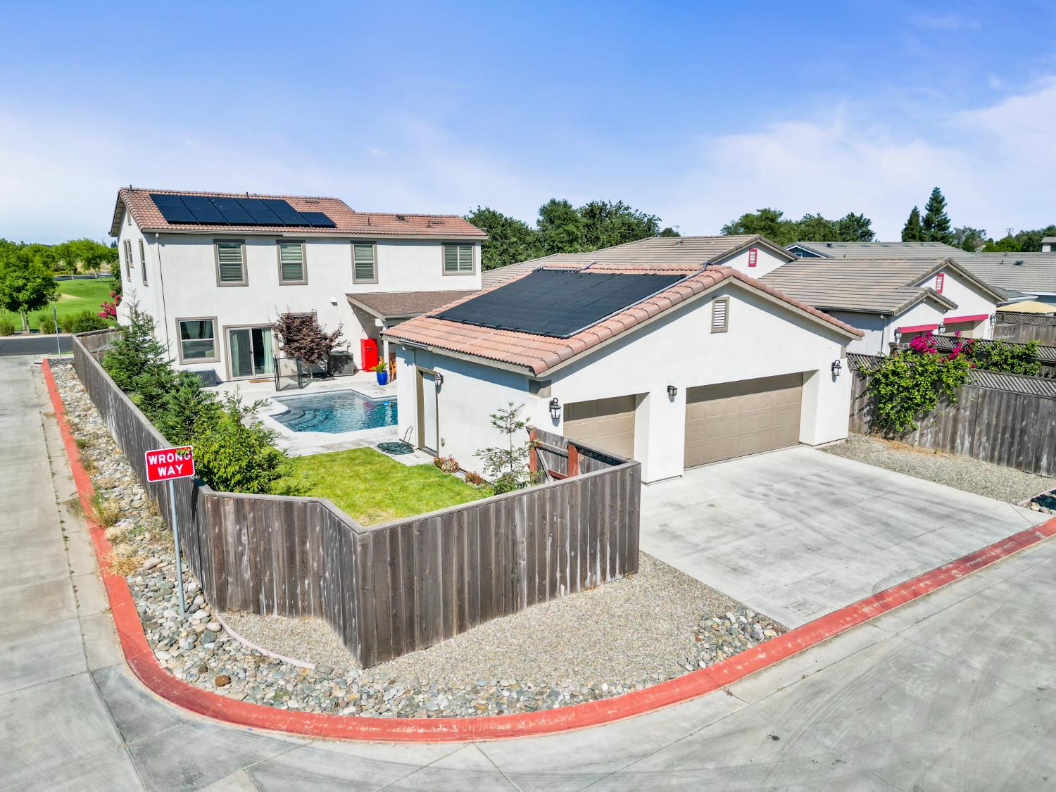 587 Bascule Drive