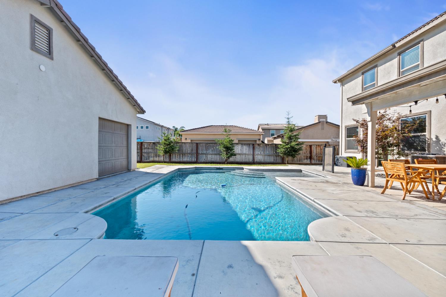 587 Bascule Drive