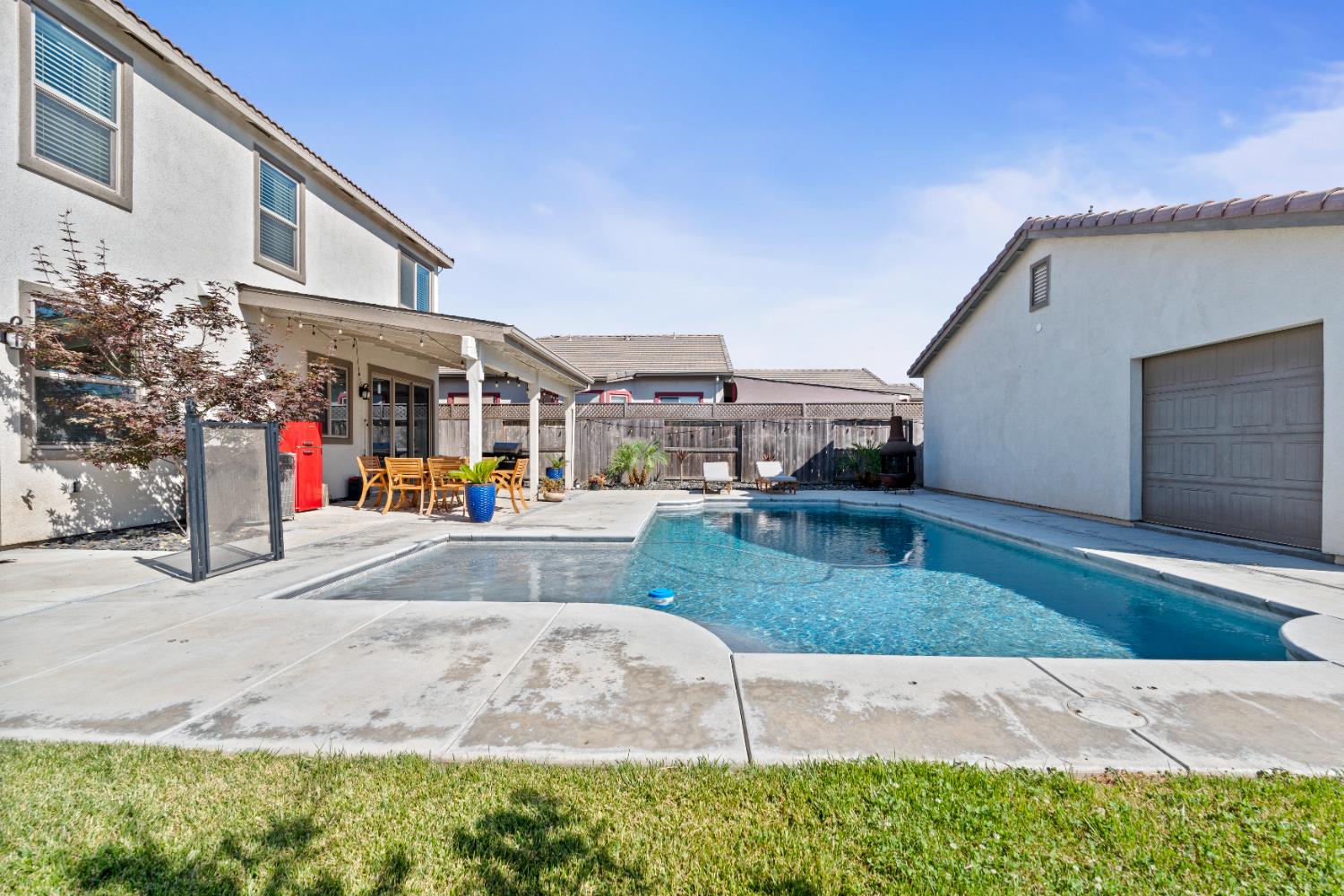 587 Bascule Drive