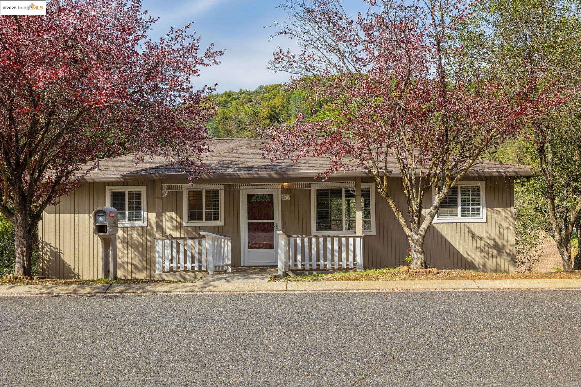 375 Arbona Cir