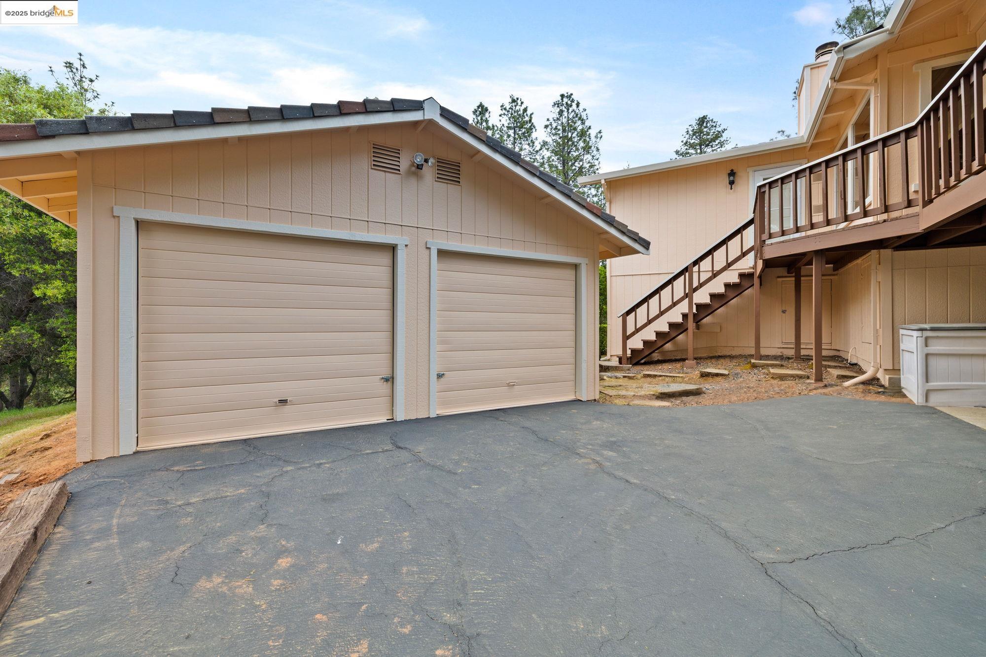 12632 Cresthaven Dr