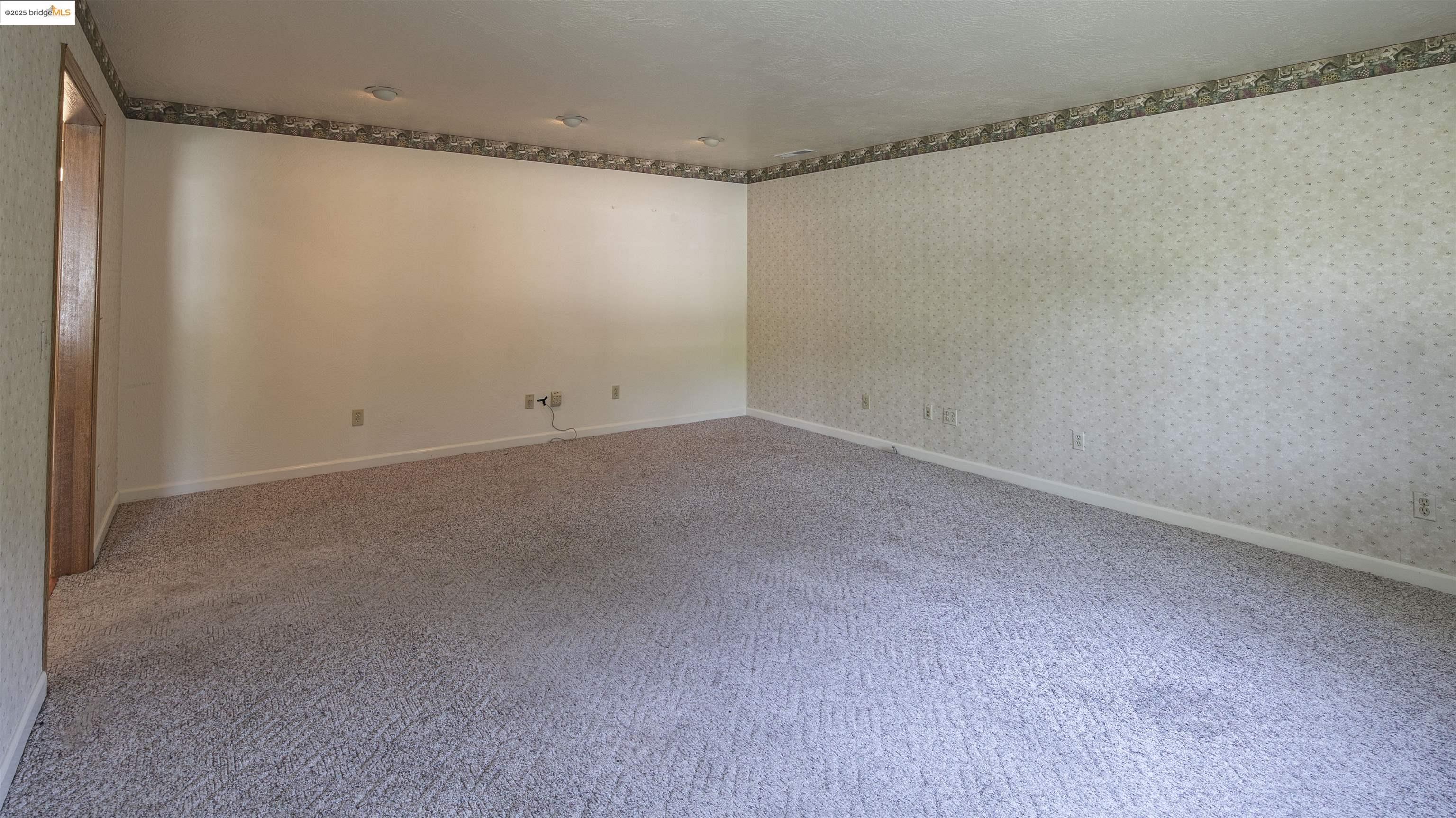 20668 Lower Hillview Dr