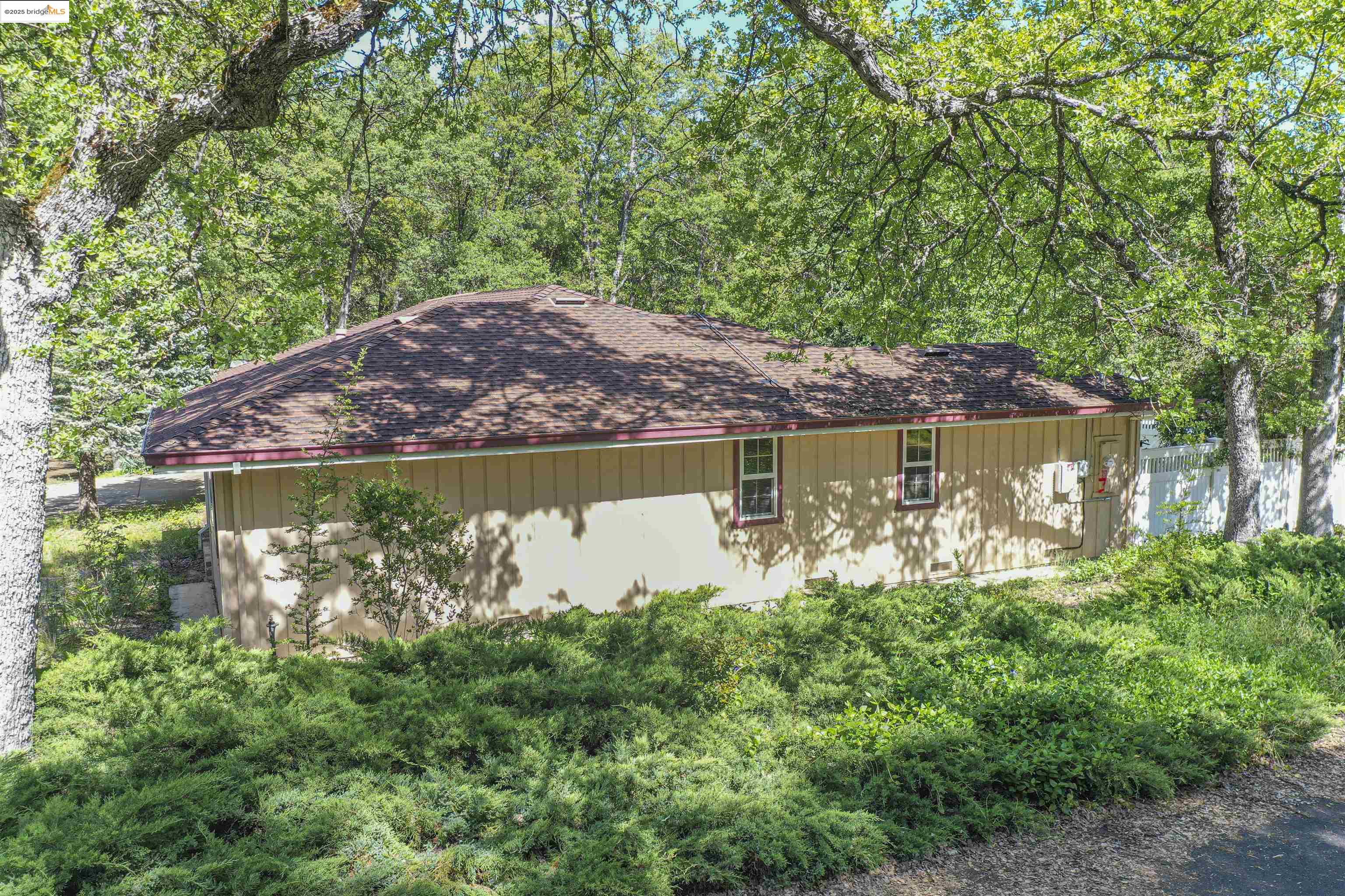 20668 Lower Hillview Dr