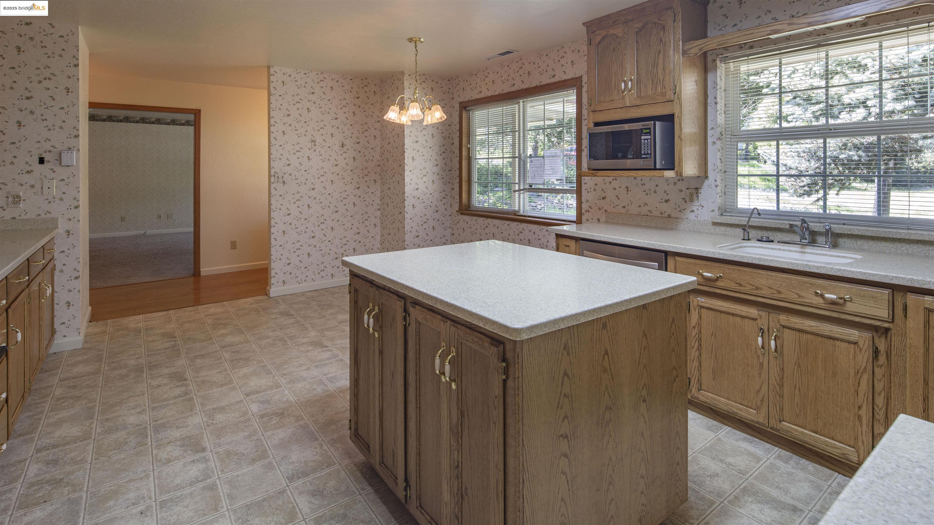 20668 Lower Hillview Dr