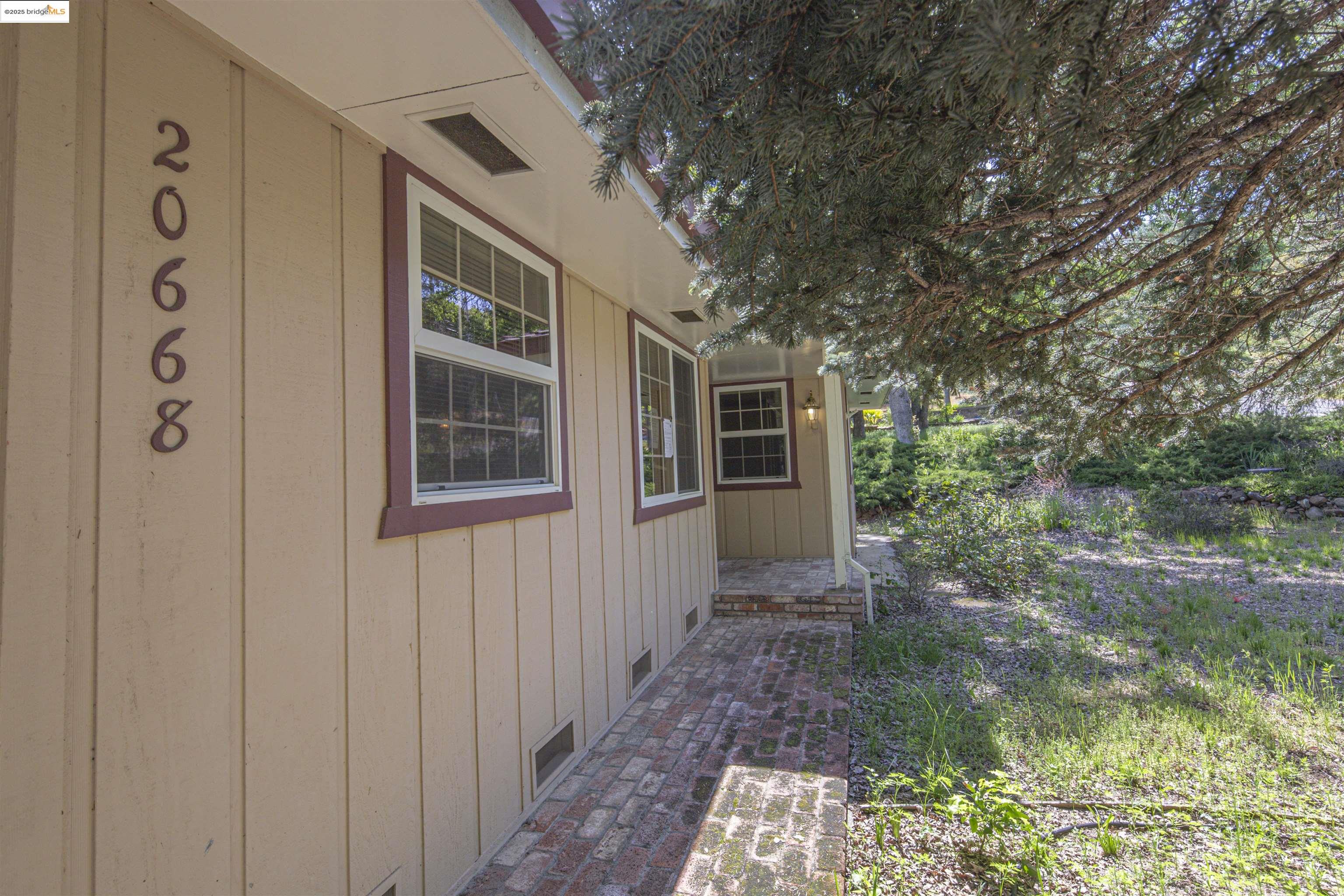 20668 Lower Hillview Dr