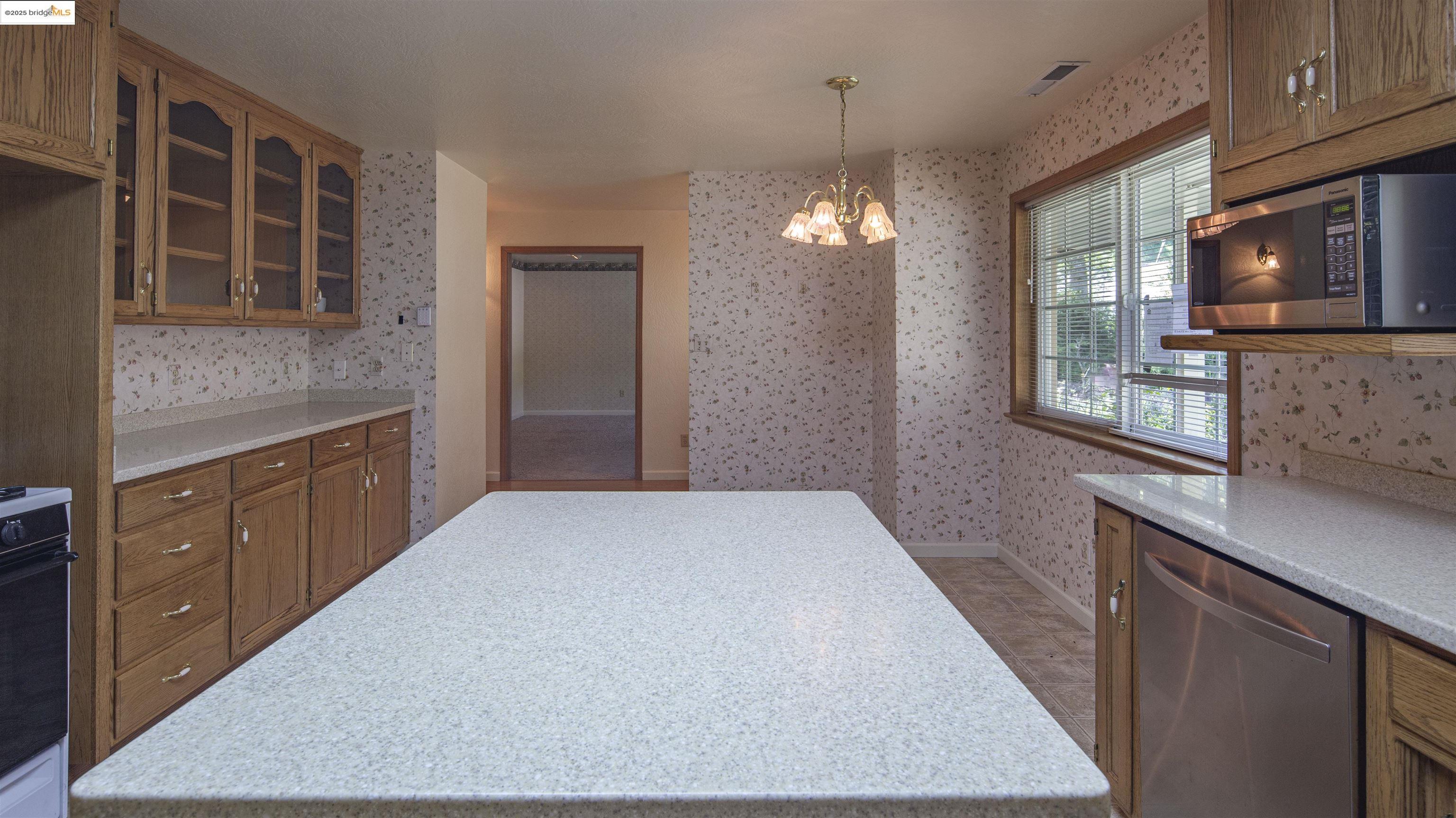 20668 Lower Hillview Dr