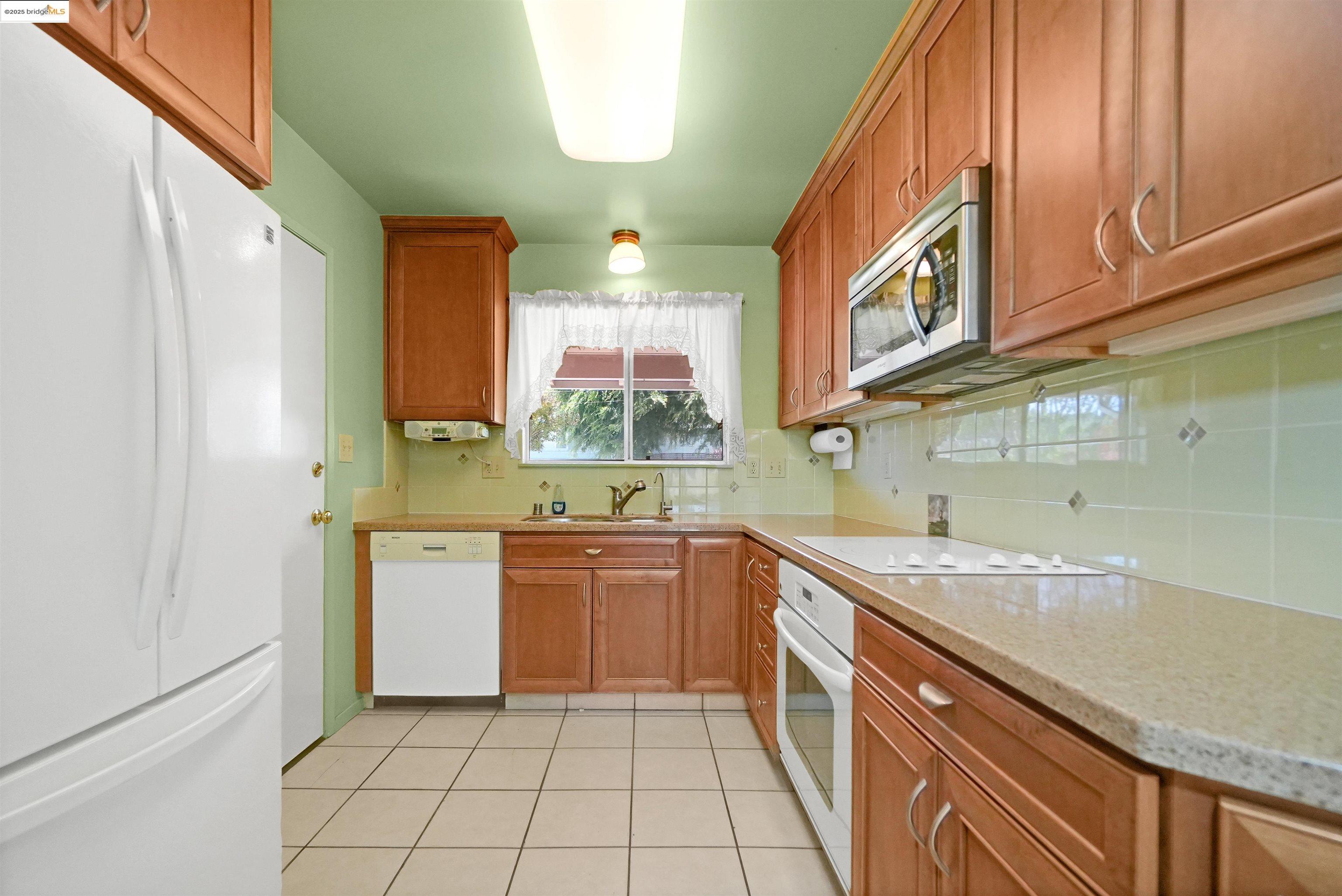 19800 Carnation Ln