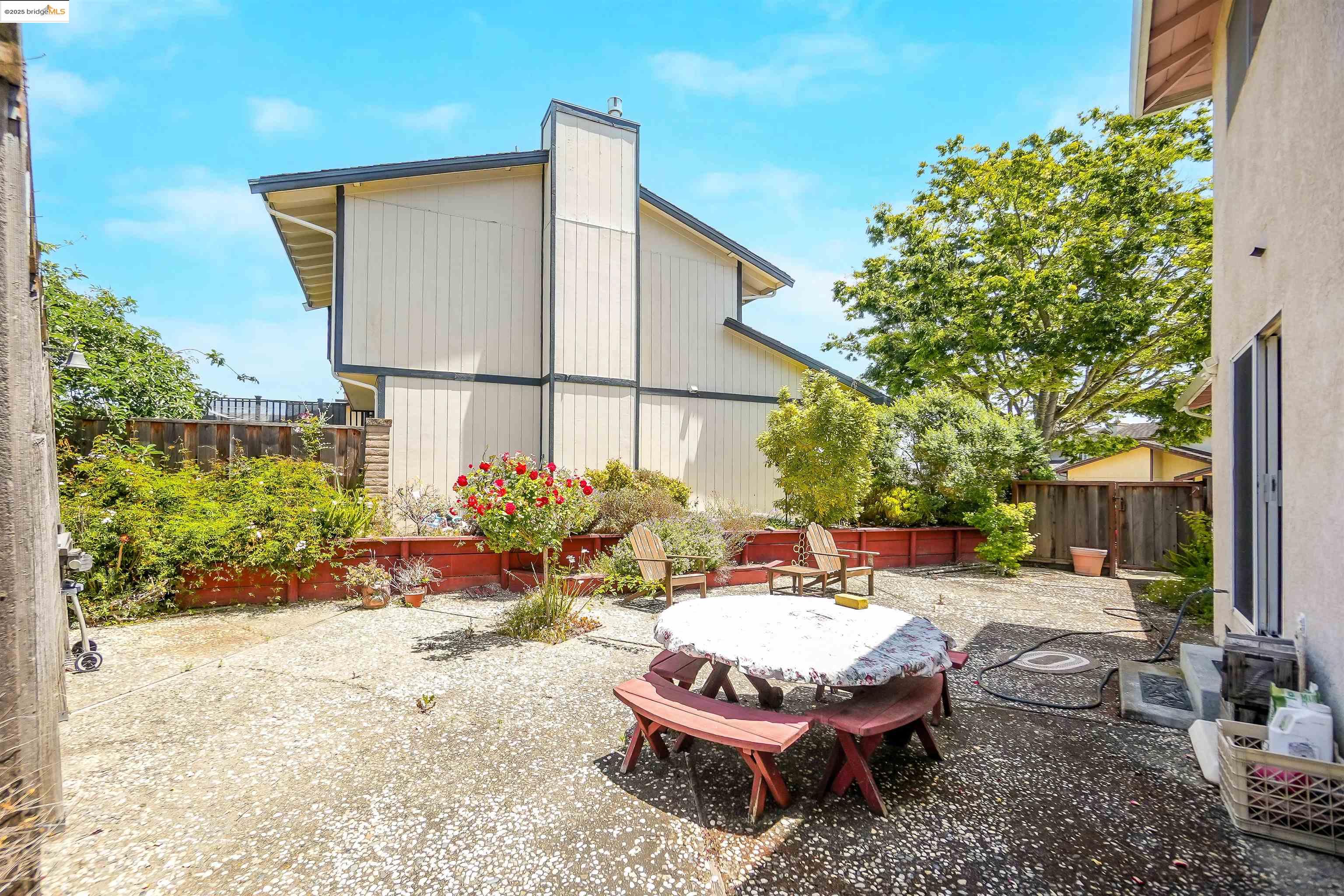 19800 Carnation Ln