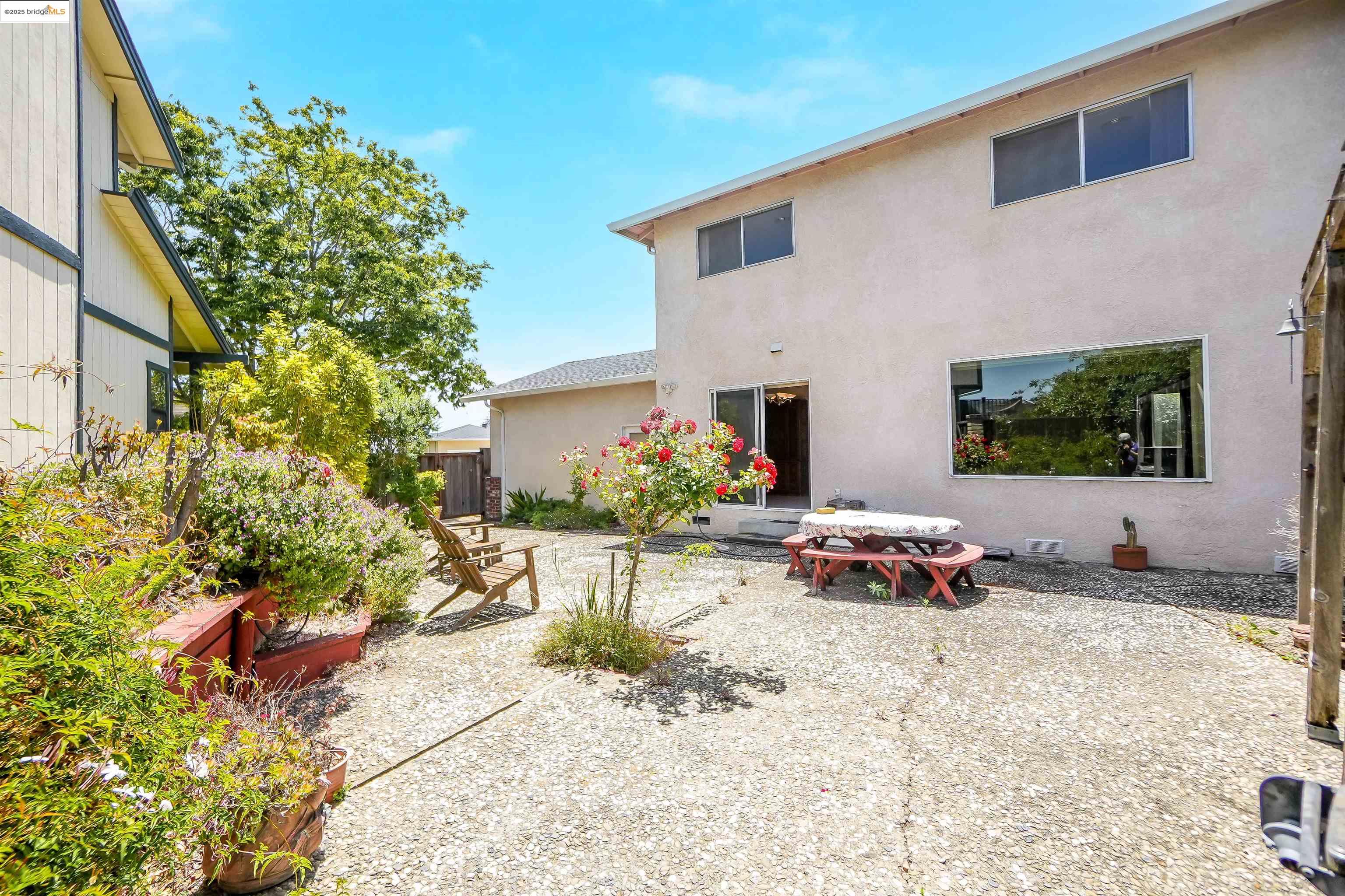 19800 Carnation Ln