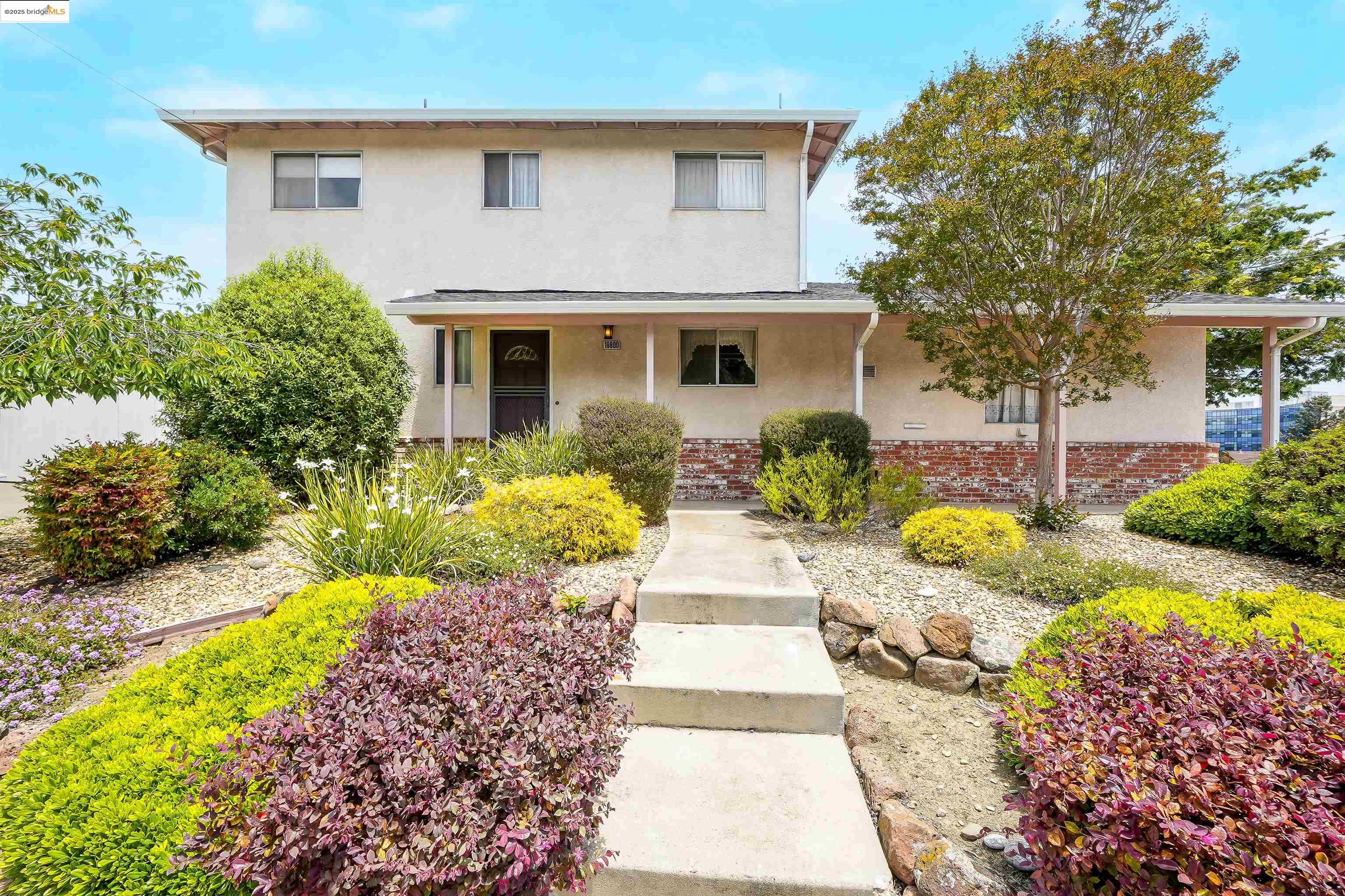 19800 Carnation Ln